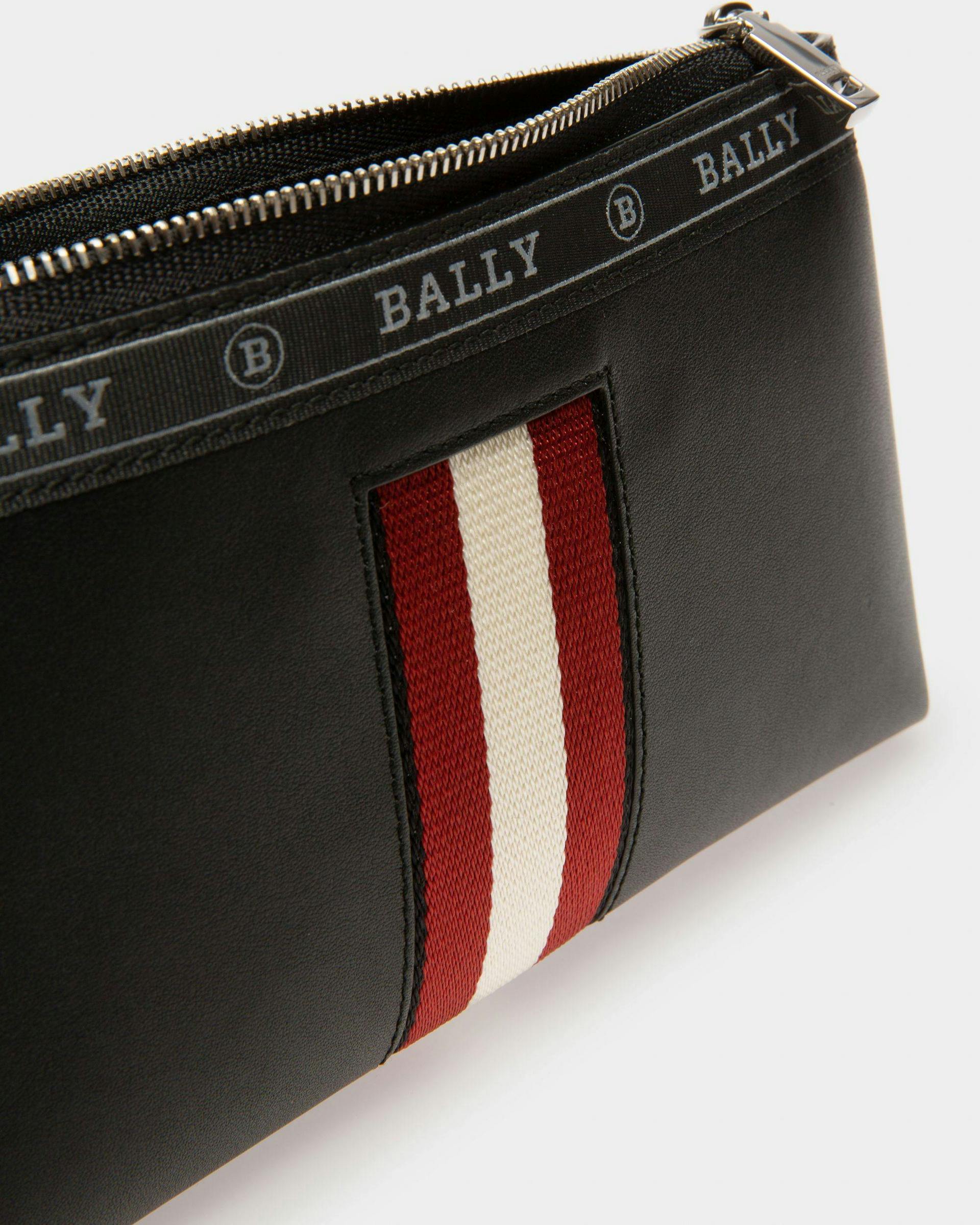 Beryer Leather Phone Wallet In Black - Homme - Bally - 04