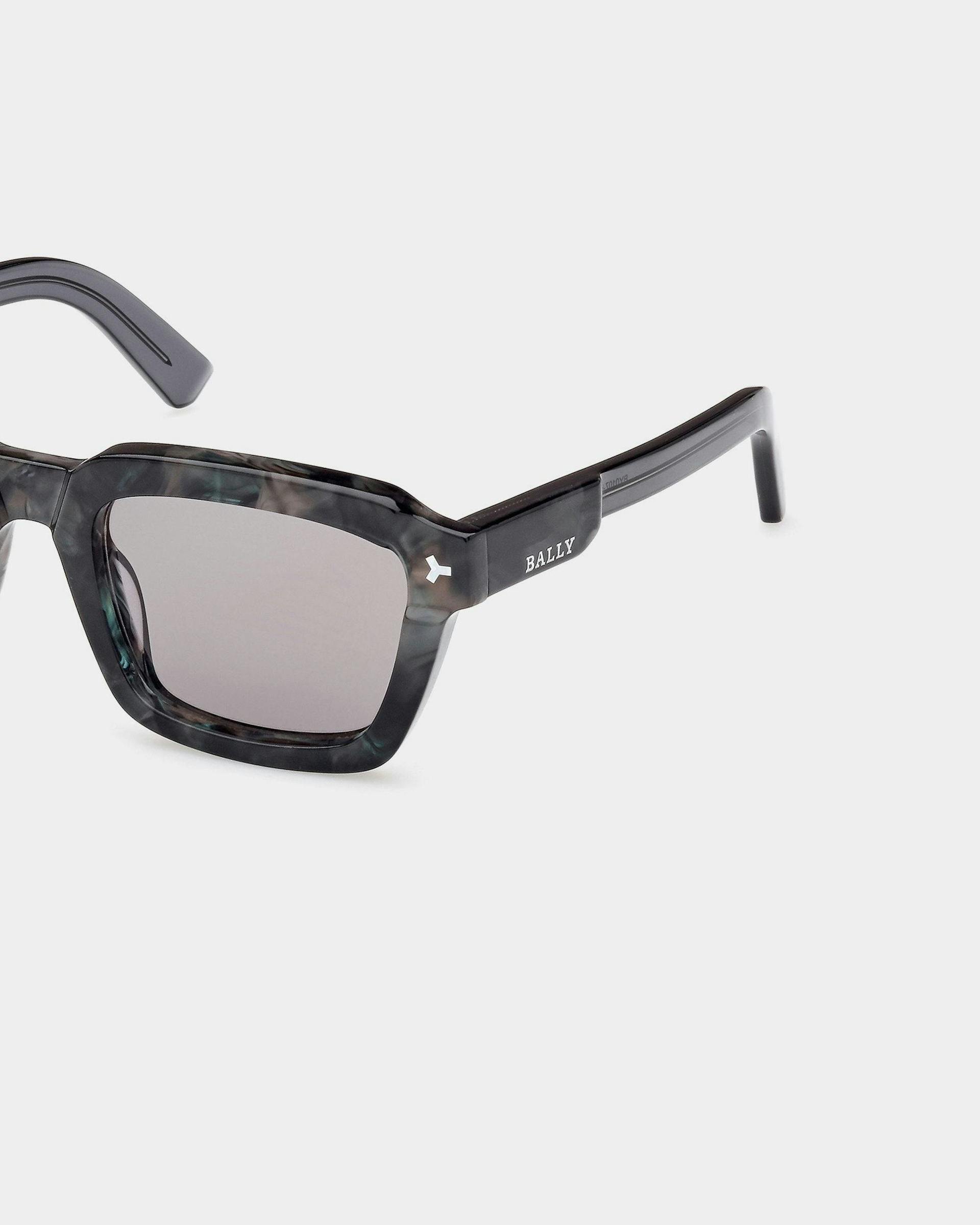 Nicholas Rectangular Full Rim Sunglasses In Black And Gray Plastic - Men's - Bally - 04
