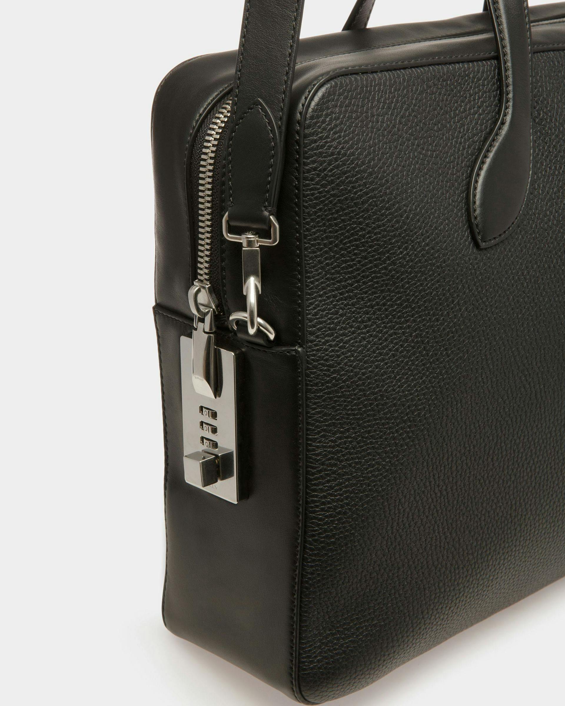 Men's Lago Briefcase In Black Leather | Bally | Still Life Detail