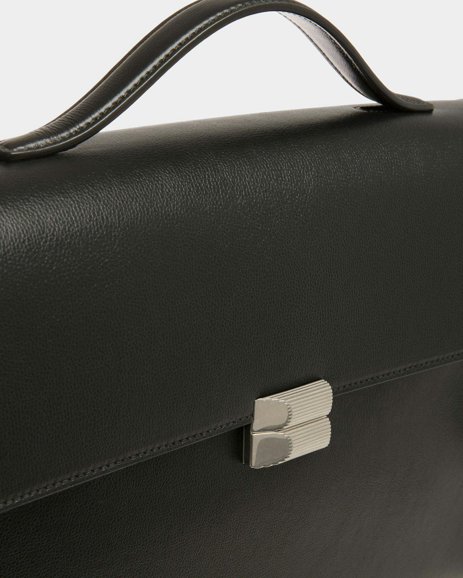 Men's Banque Business Bag In Black Leather | Bally | Still Life Detail