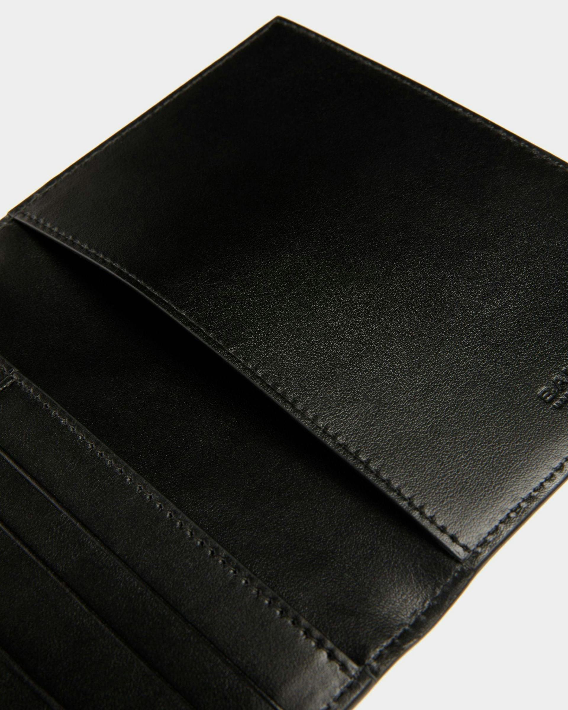 Men's Banque Passport Case In Black Leather | Bally | Still Life Detail