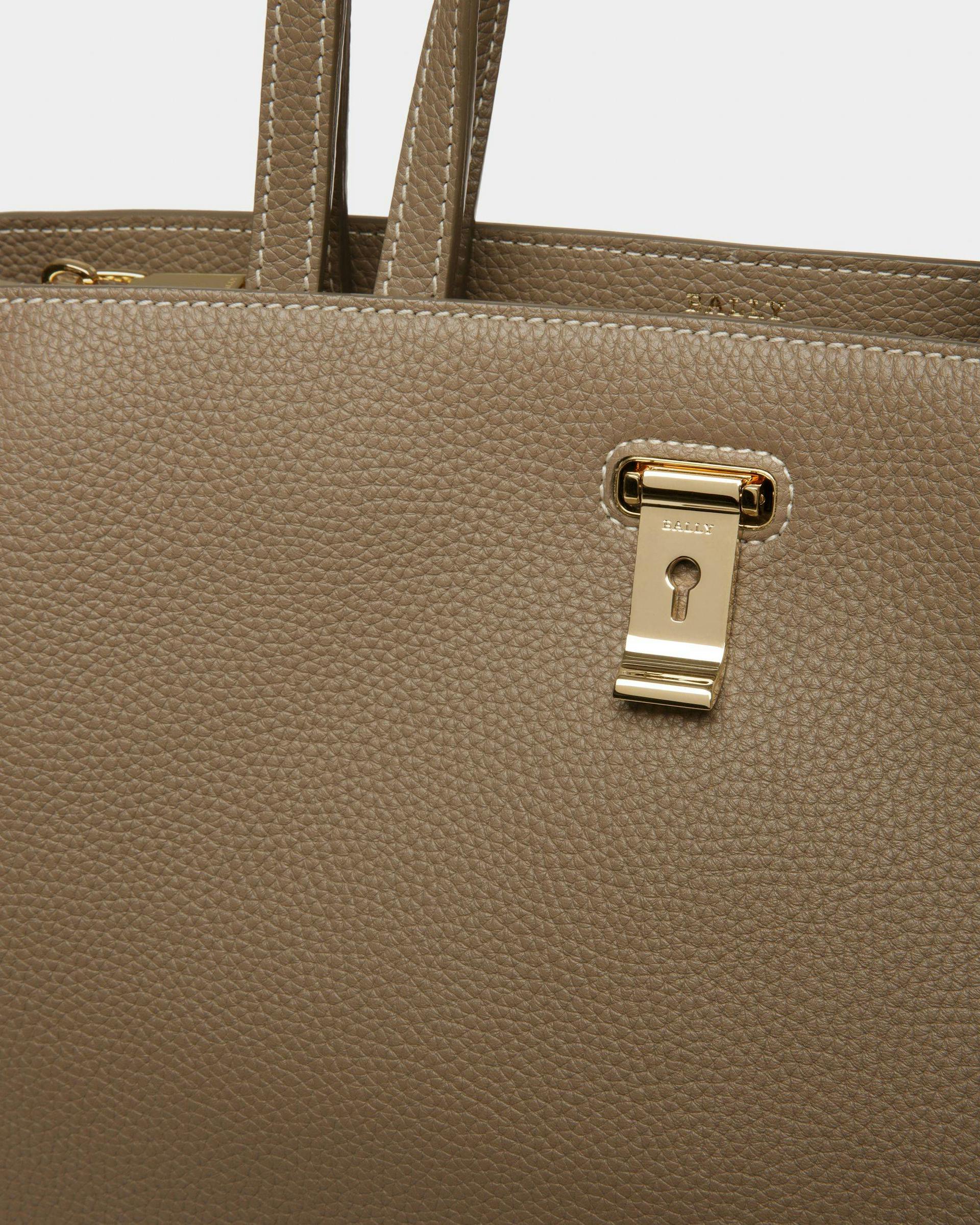 Lock Me Tote Bag In Light Brown Leather - Women's - Bally - 06