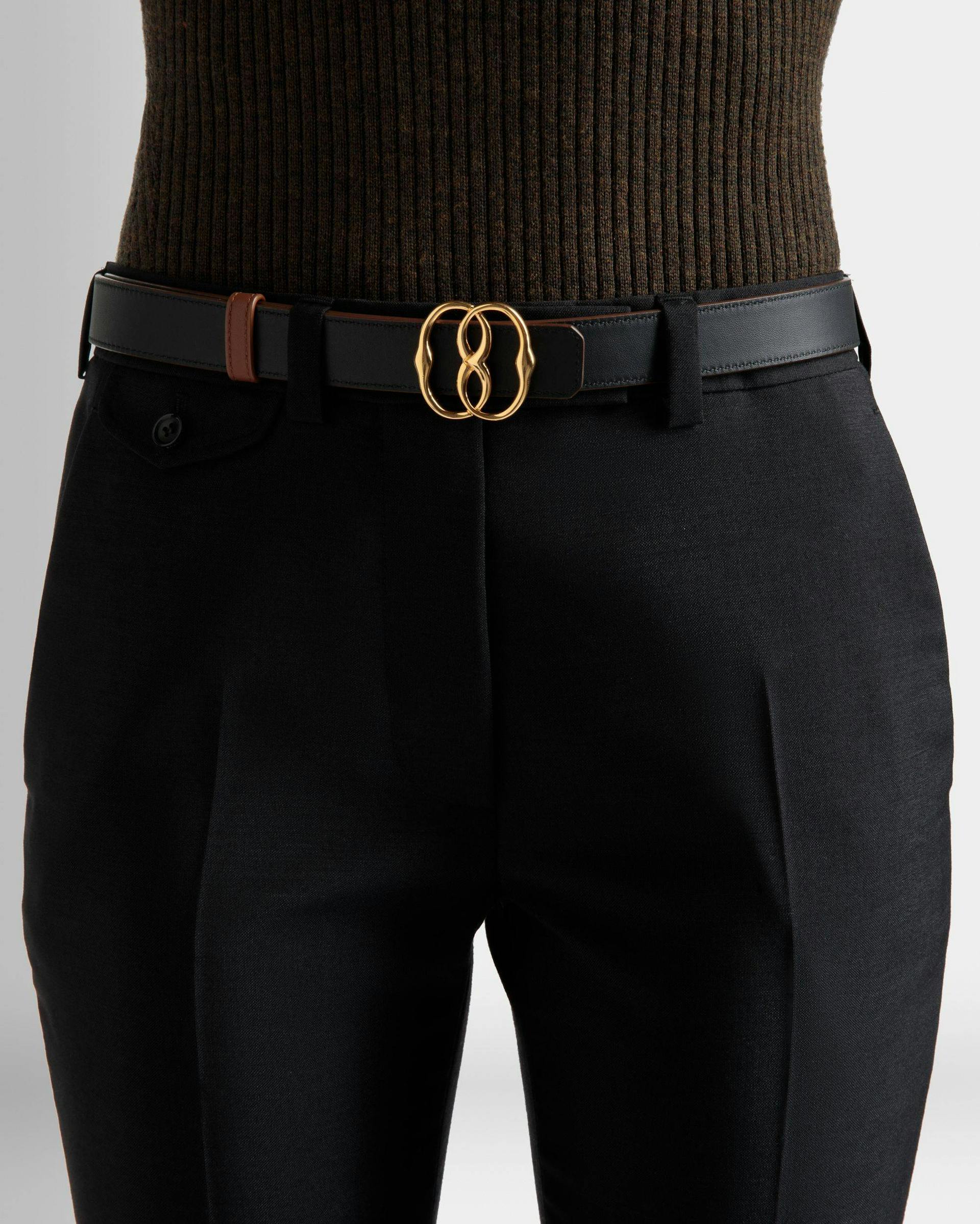 Women's Emblem 25mm Belt In Brown Leather | Bally | On Model Front