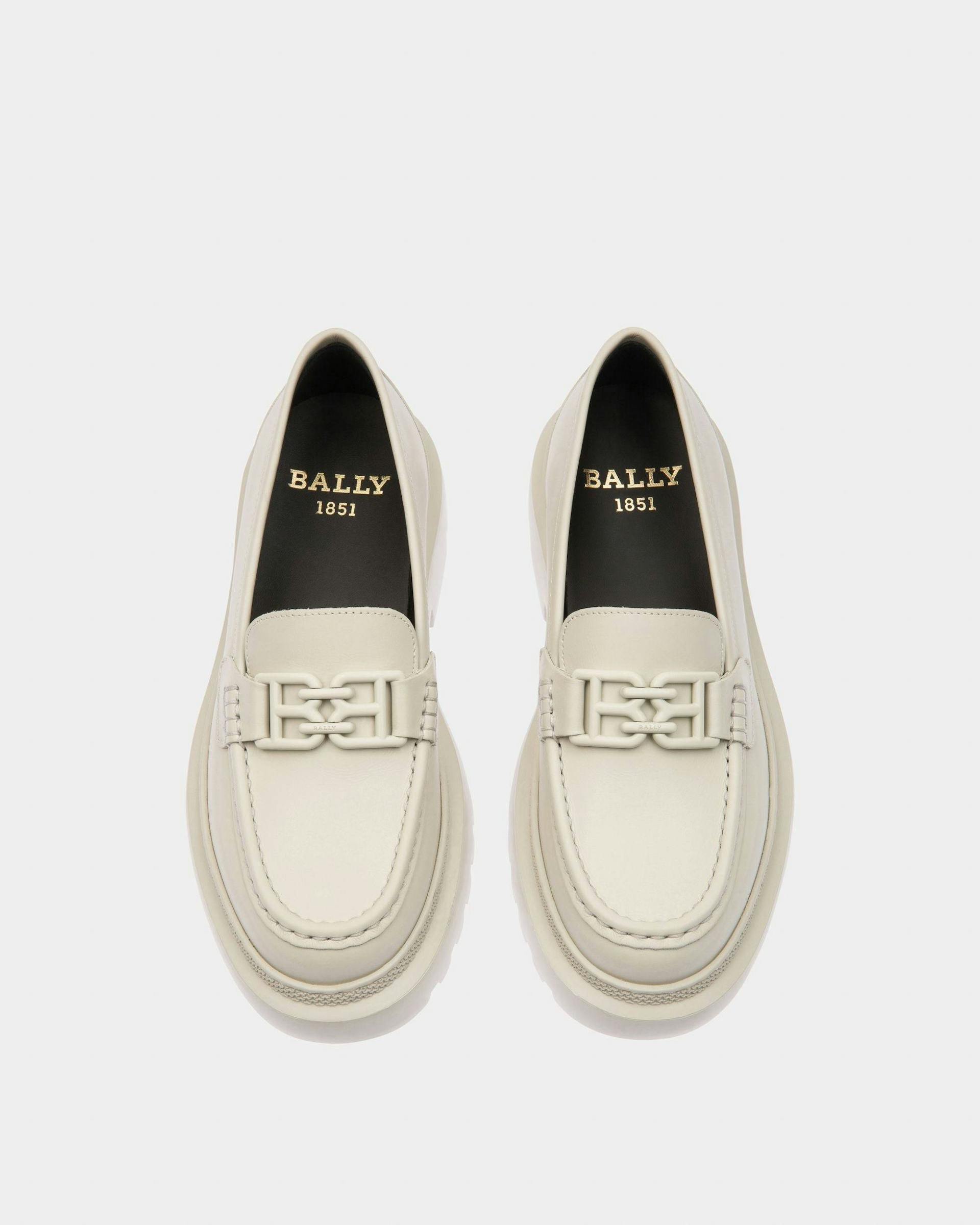 Gioia Flat Leather Moccasins In Denty White - Women's - Bally - 02