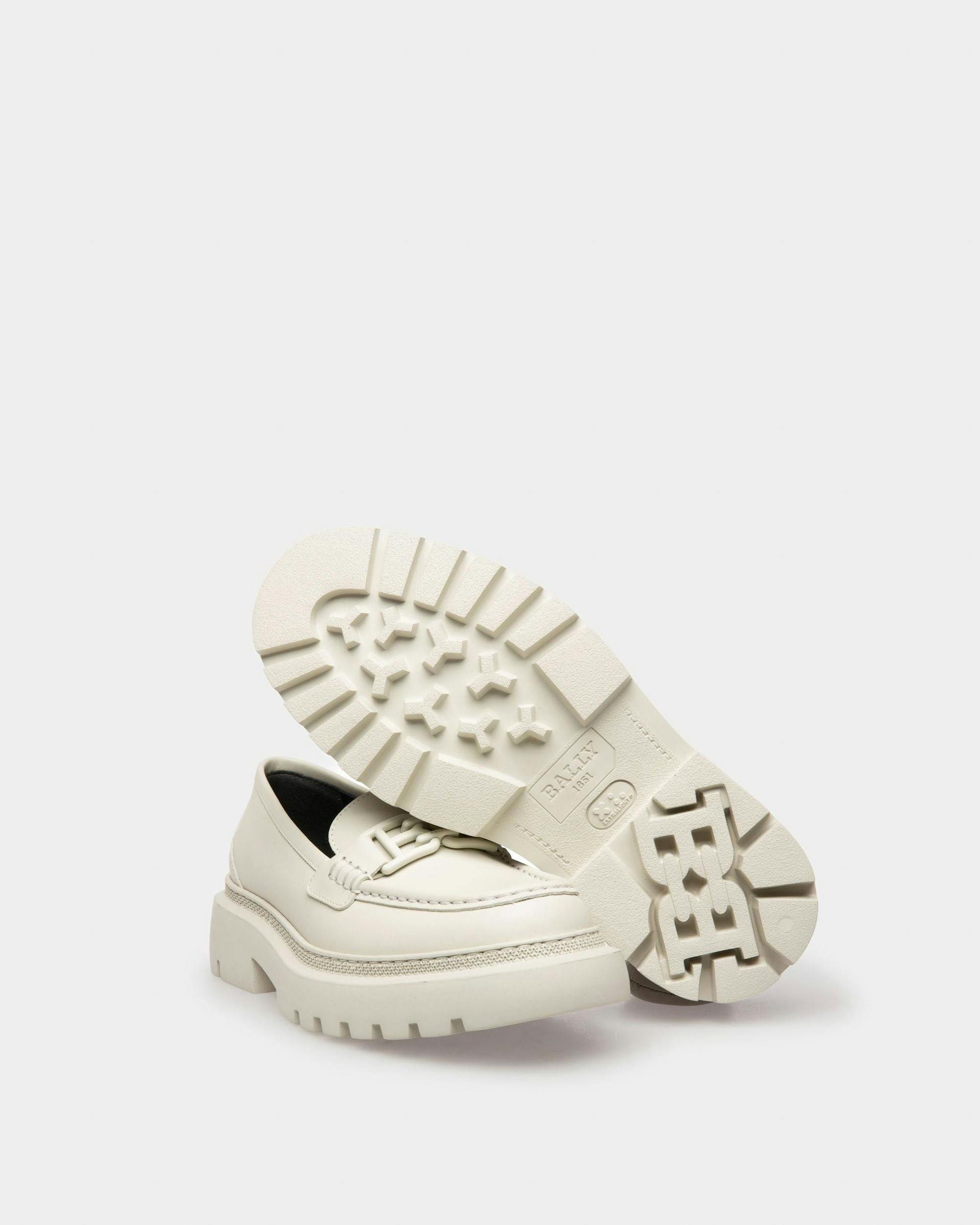 Gioia Flat Leather Moccasins In Denty White - Women's - Bally - 05
