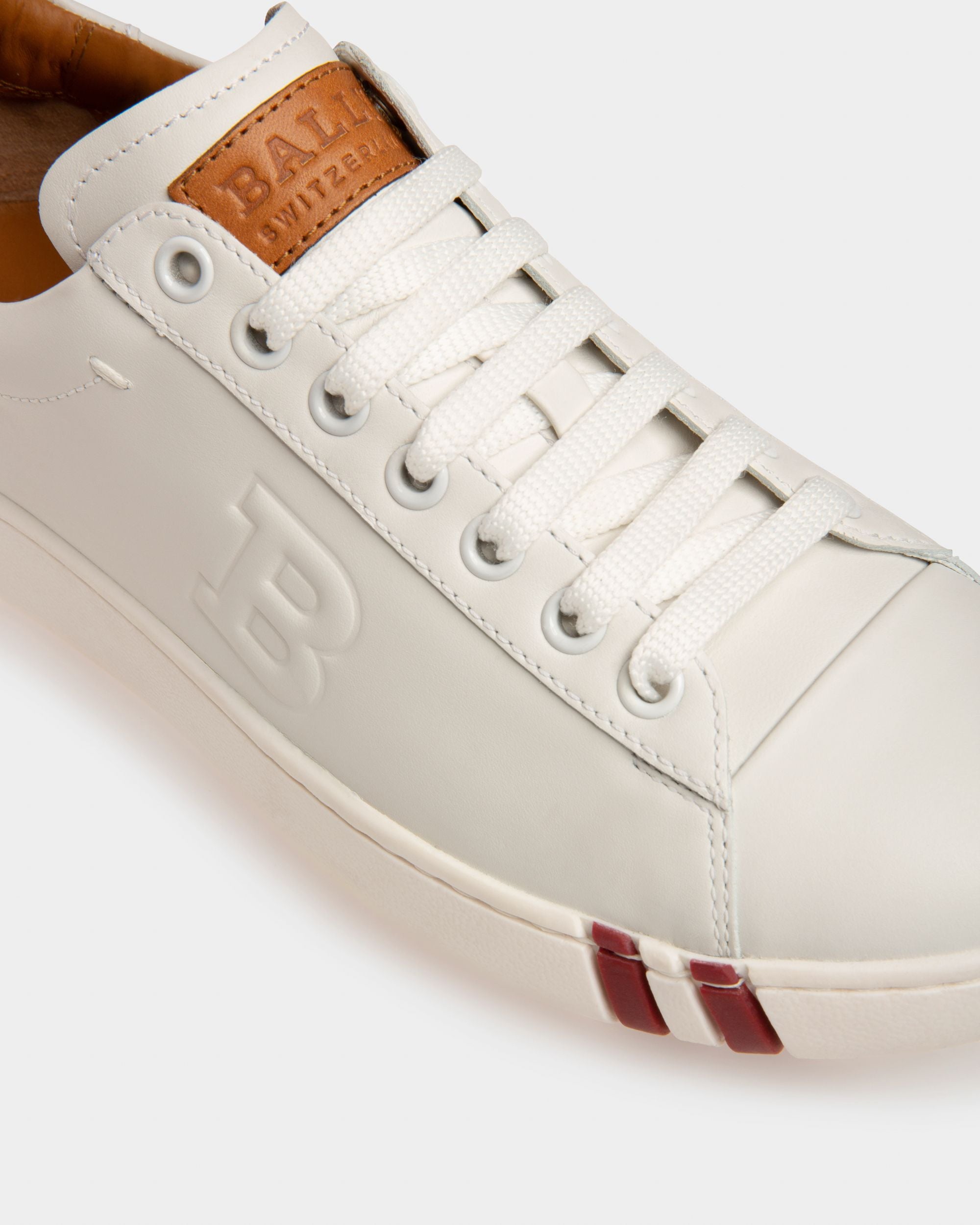 Wivian Women's Leather Perforated Trainer In White - Femme - Bally - 06