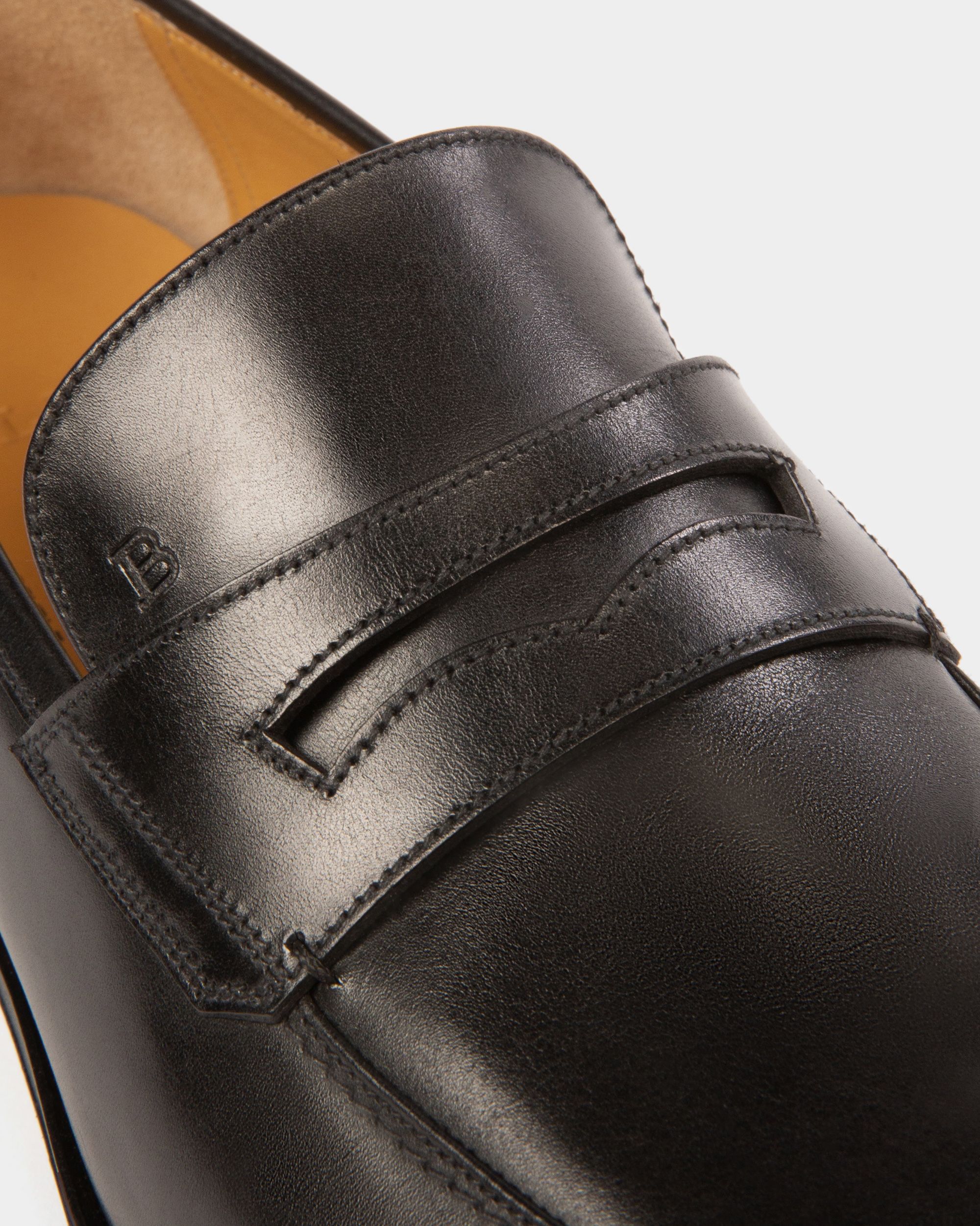 Webb Mocasines En Piel De Color Negro - Hombre - Bally - 04