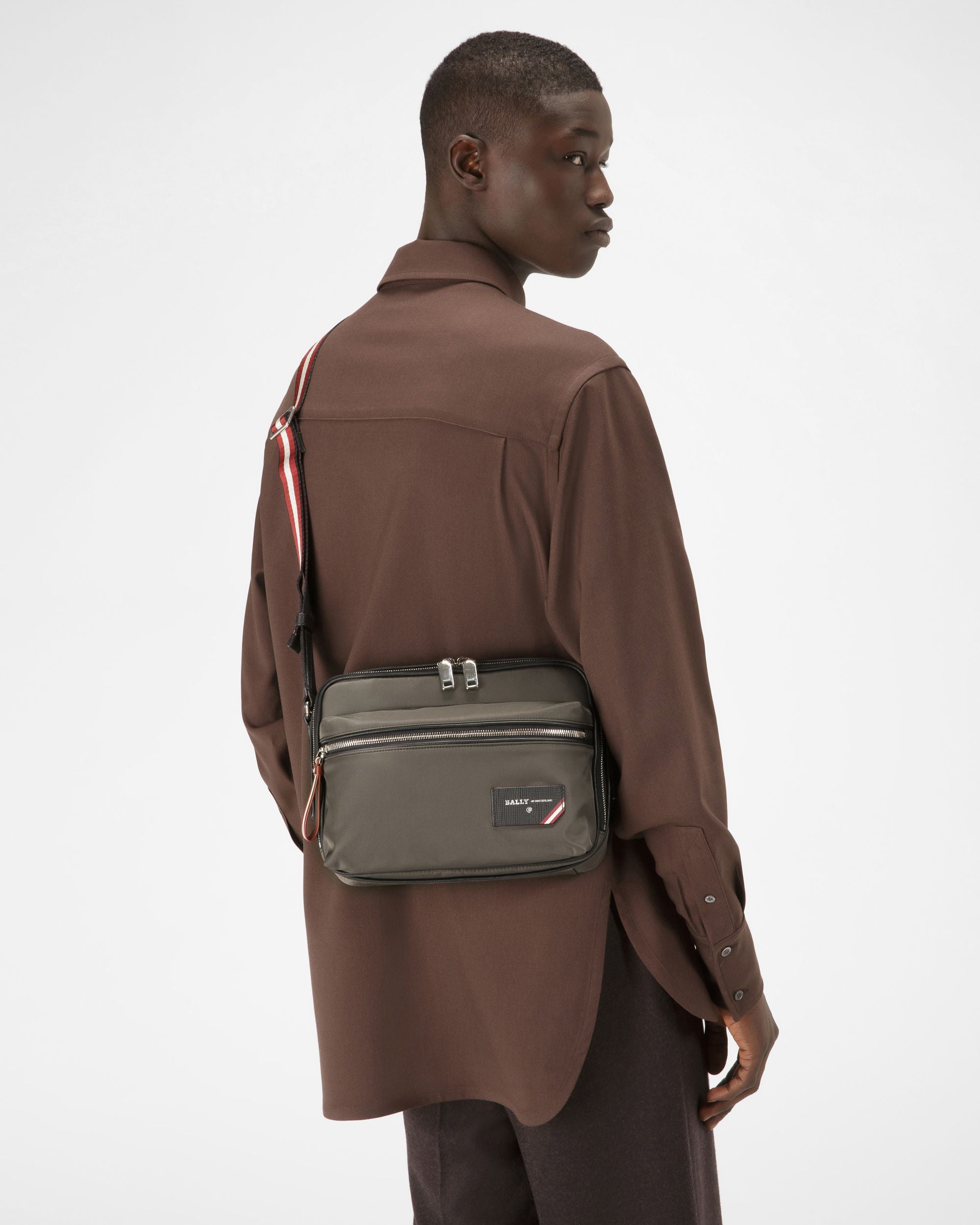 Fiji Sac Reporter En Nylon Recyclé Vert Militaire - Homme - Bally - 02