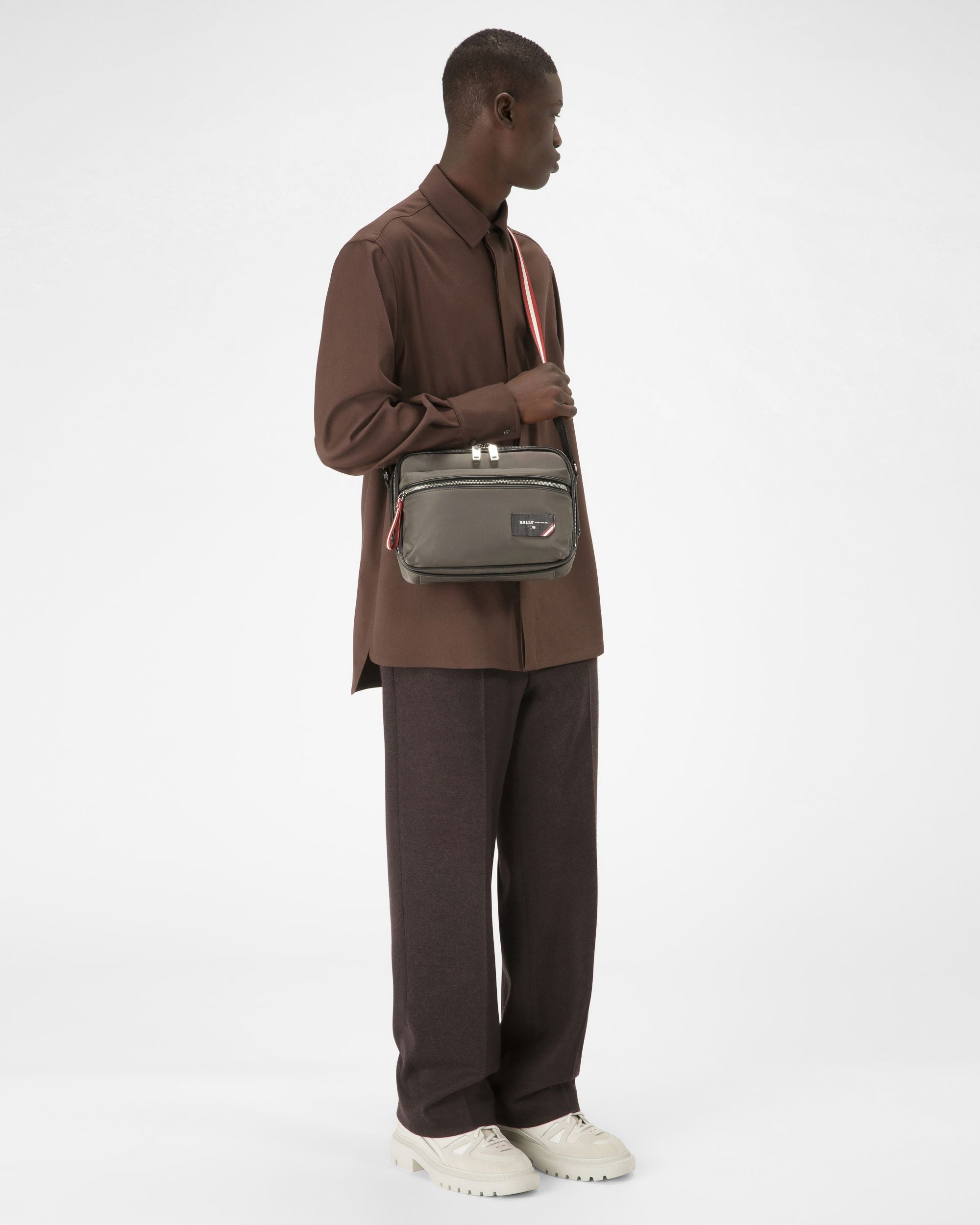 Fiji Sac Reporter En Nylon Recyclé Vert Militaire - Homme - Bally - 06