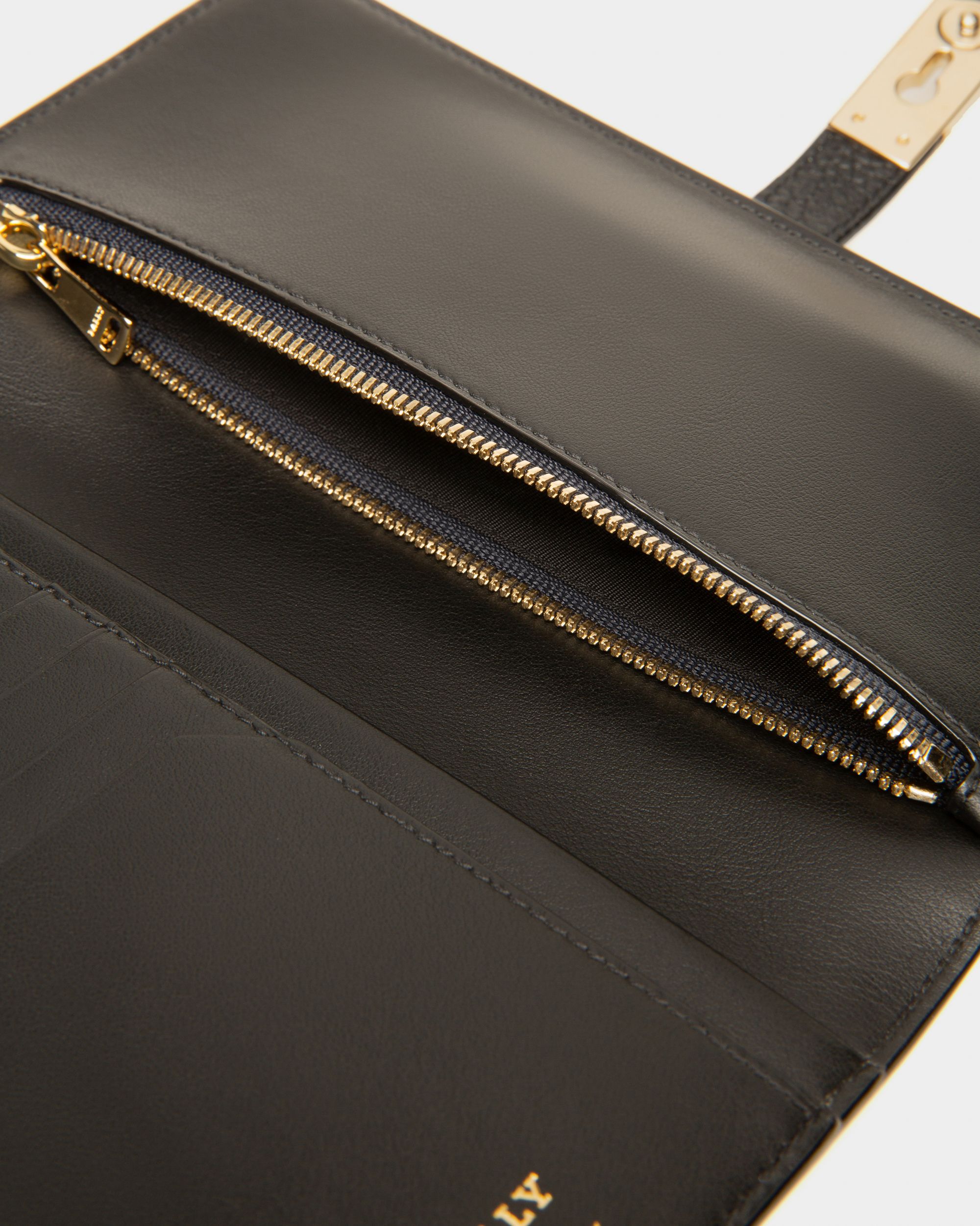 Amy Cartera En Piel De Color Negro - Mujer - Bally - 04