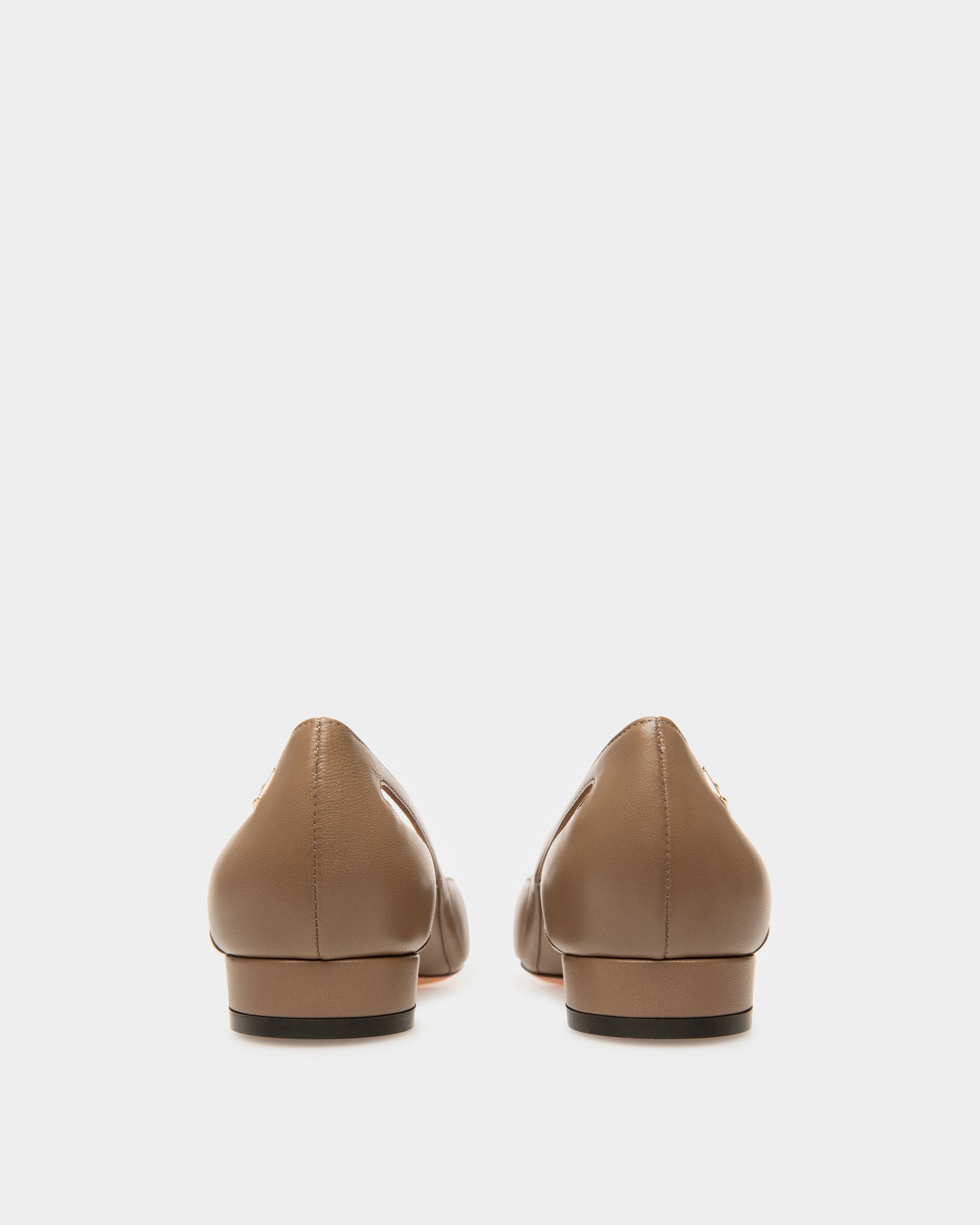 Elsa Flat Ballerinas Aus Taupefarbenem Leder - Damen - Bally - 03