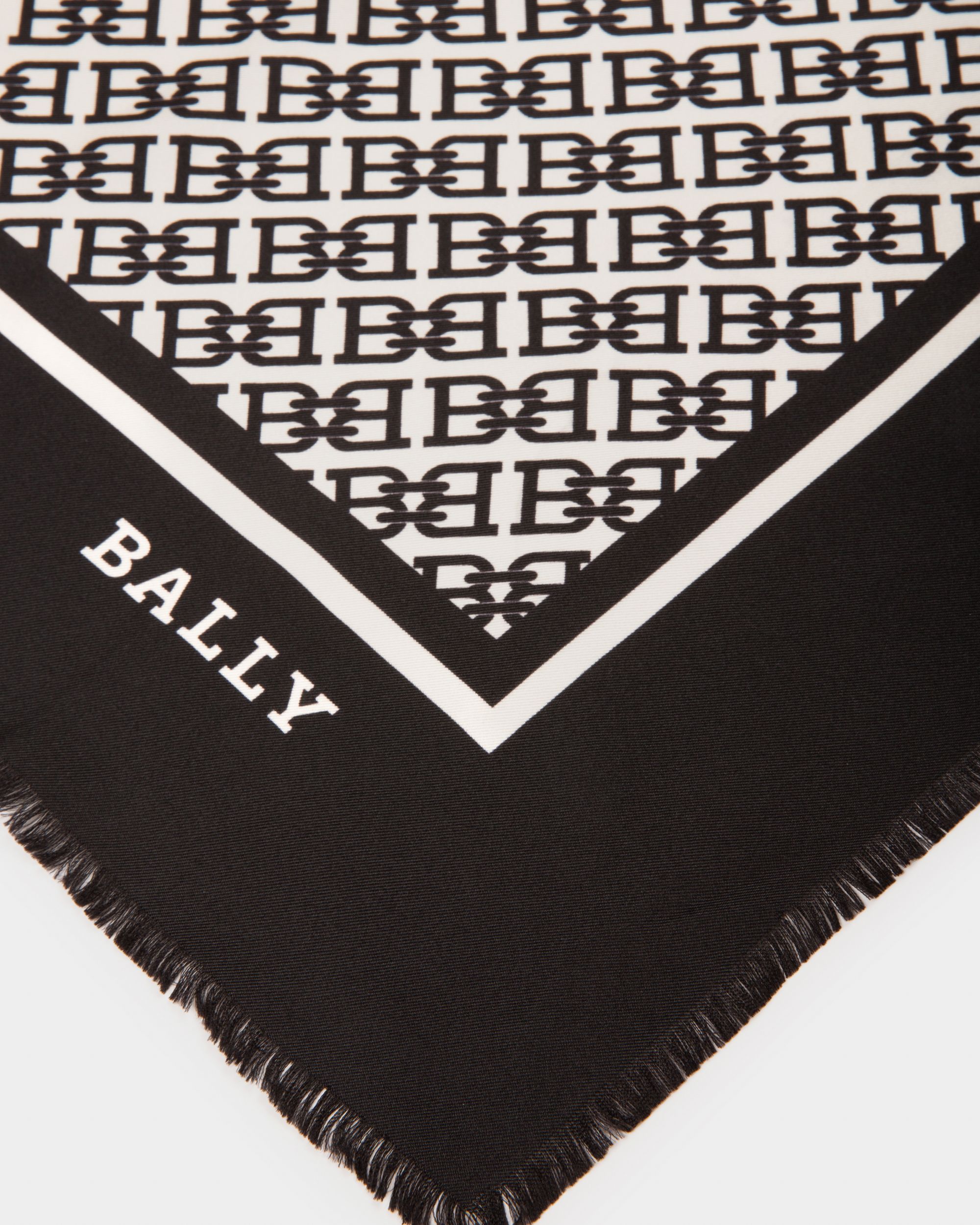 B-Chain Carré Silk Scarf In Black - Women's - Bally - 02