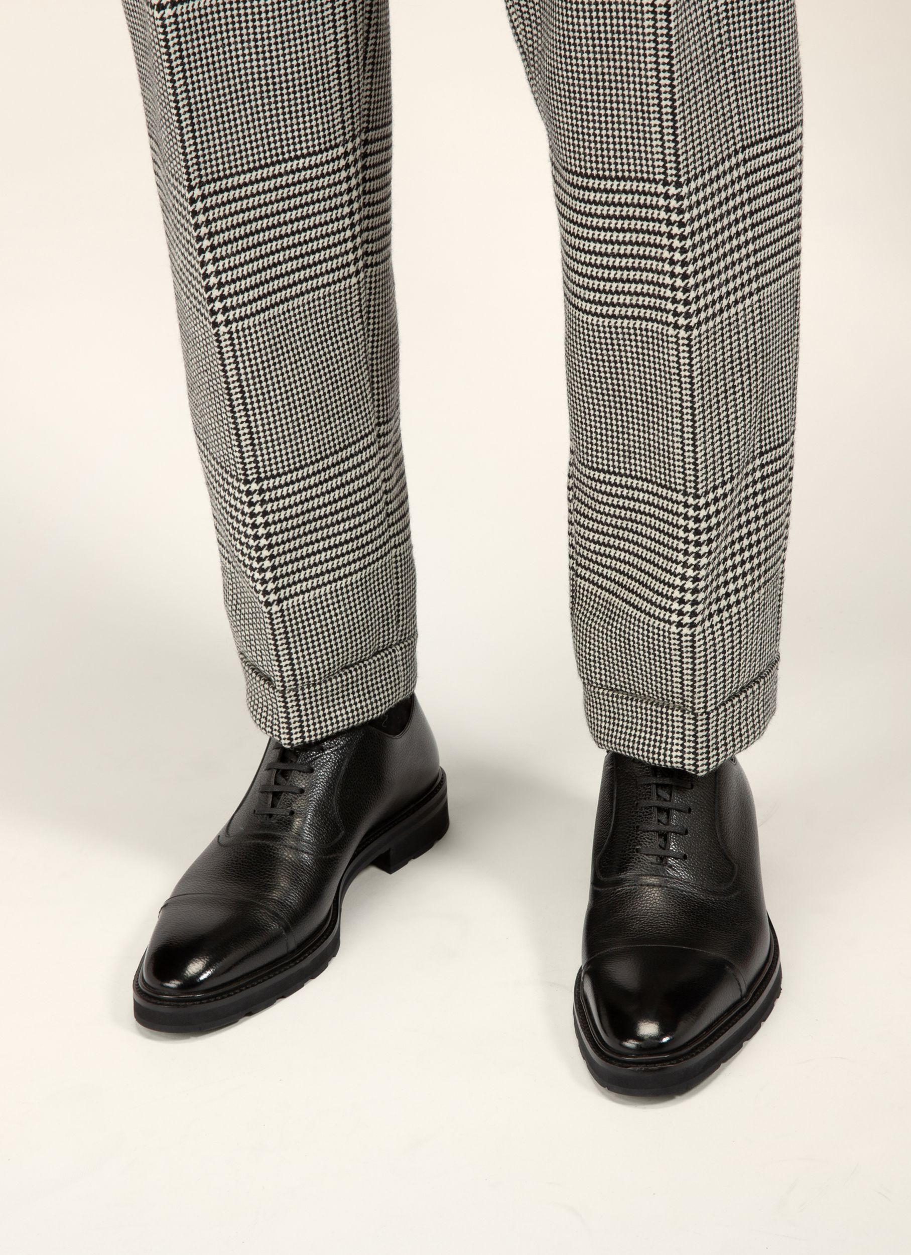 Meyrin Oxford in Black Grained Leather - Men's - Bally - 06