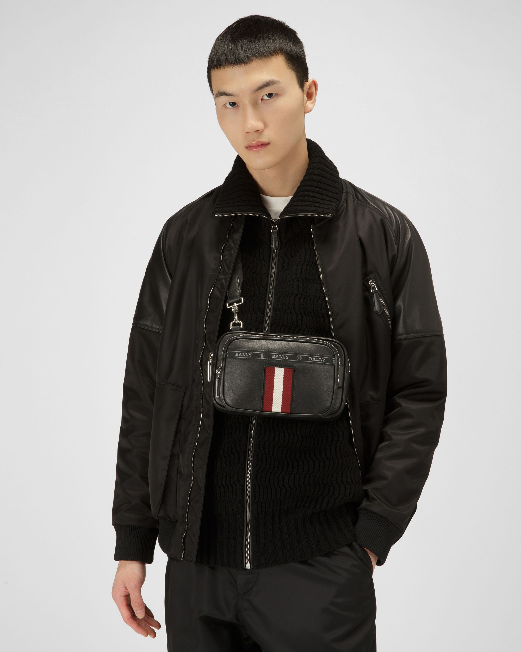Hadd Sac Bandoulière En Cuir Noir - Homme - Bally - 01