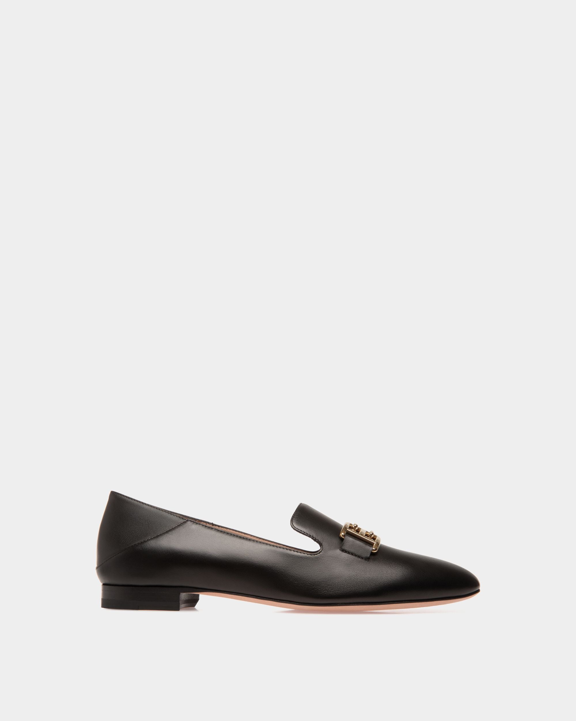 B Chain Flats In Black Leather - Women's - Bally - 01