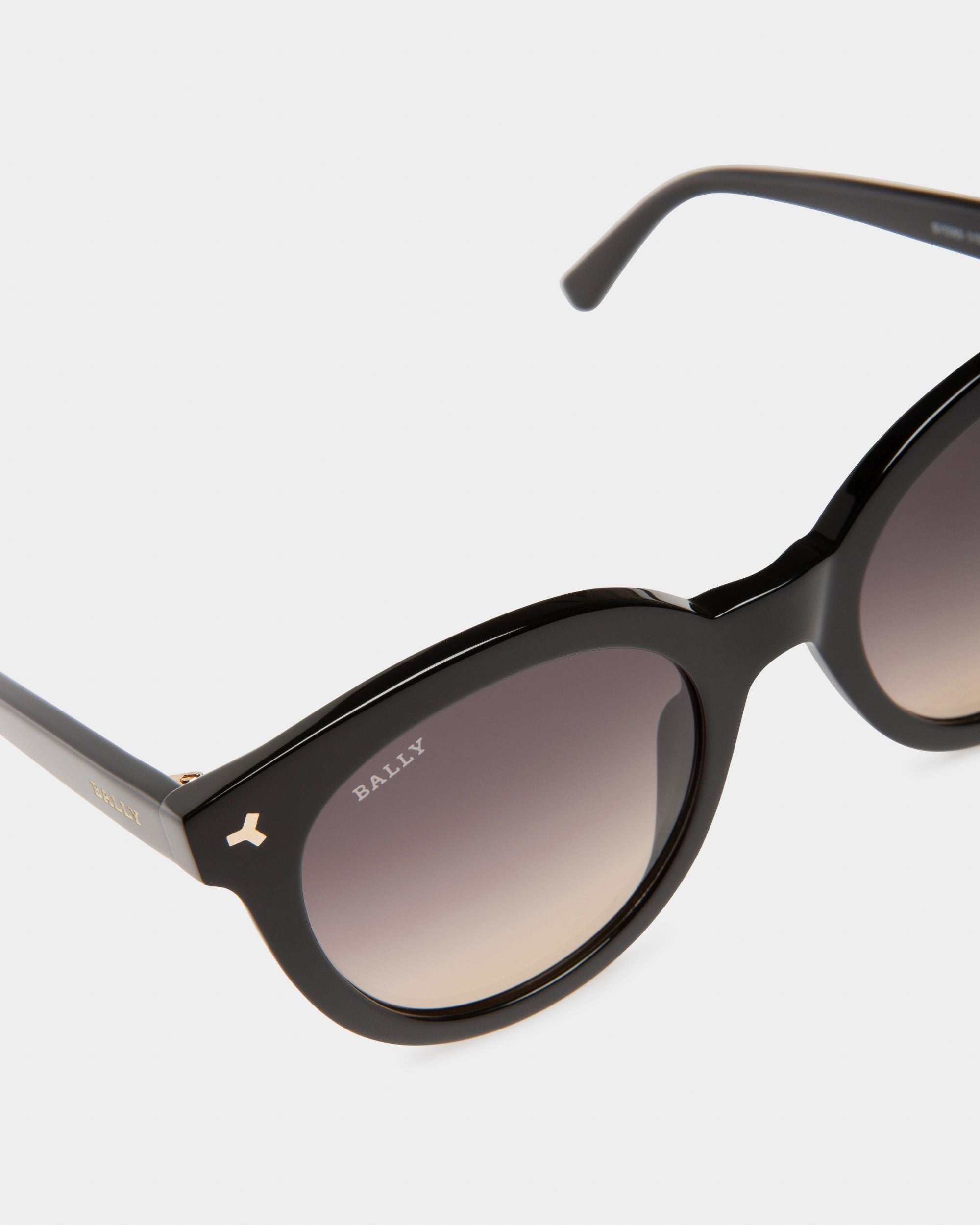 Sparkle Lunettes De Soleil En Acétate Noir Brillant Et Verres Fumés Dégradés - Femme - Bally - 02