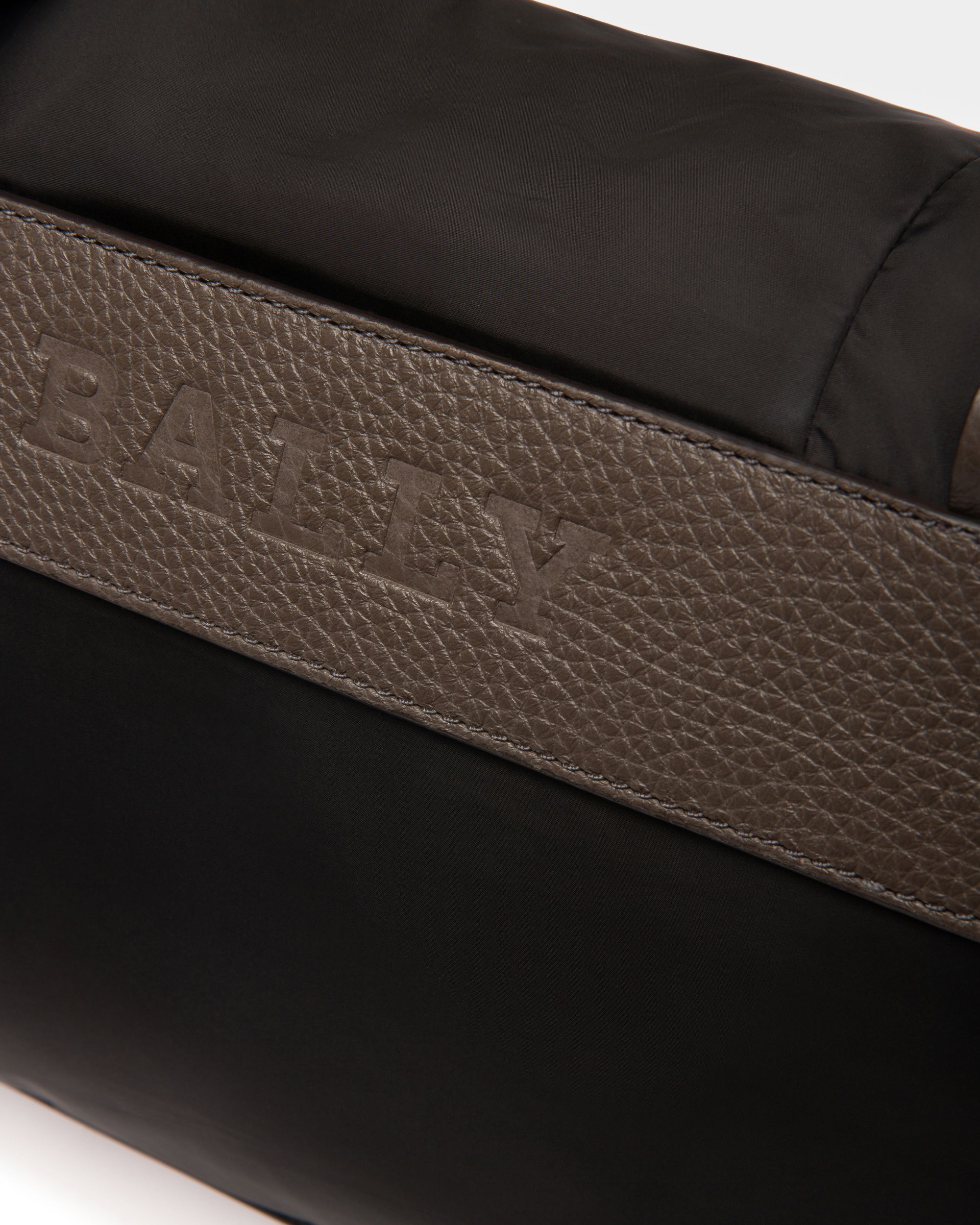 Borissey Sac Messager En Nylon Recyclé Noir - Homme - Bally - 05