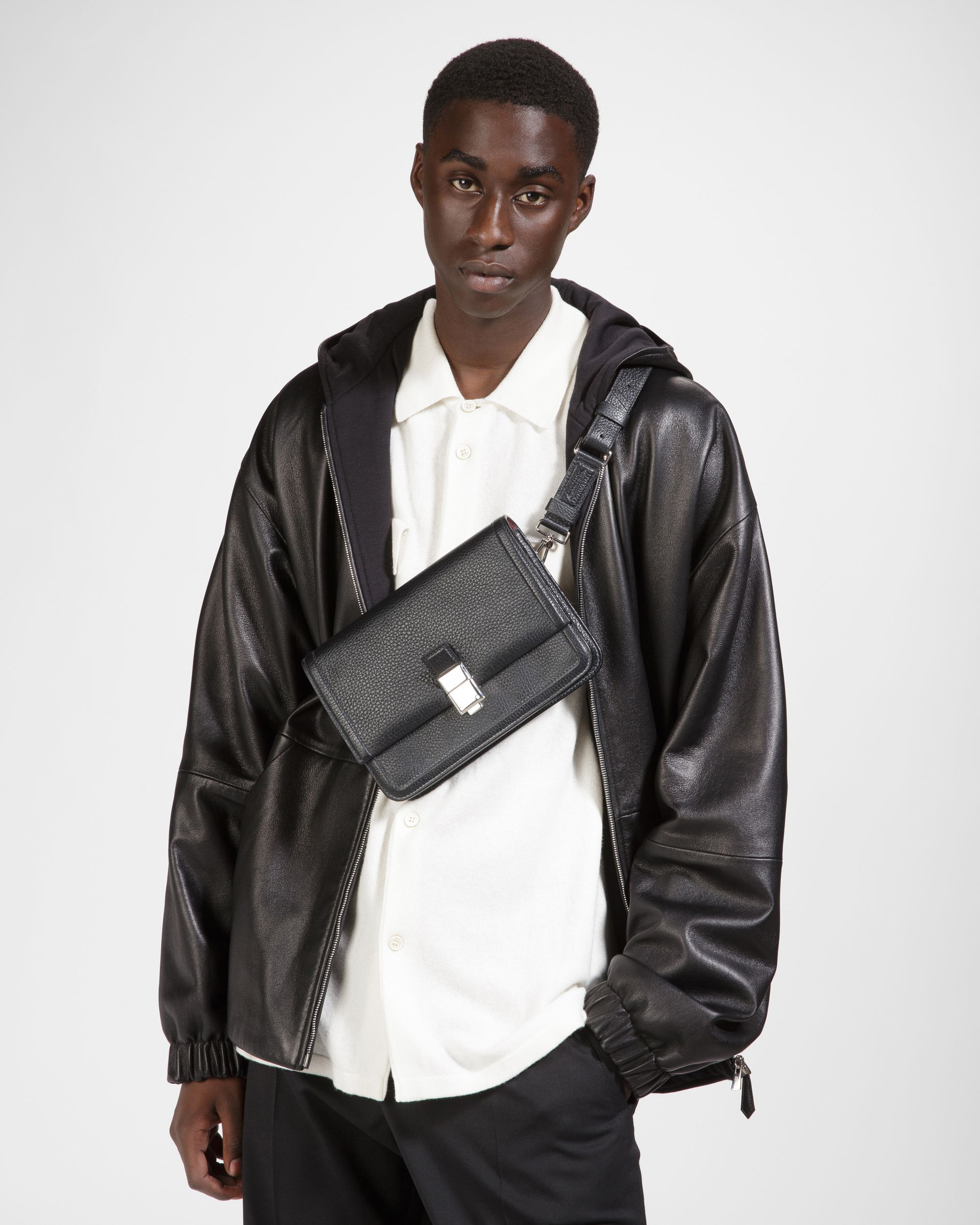 Sacres Sac À Bandoulière En Cuir Noir - Homme - Bally - 03