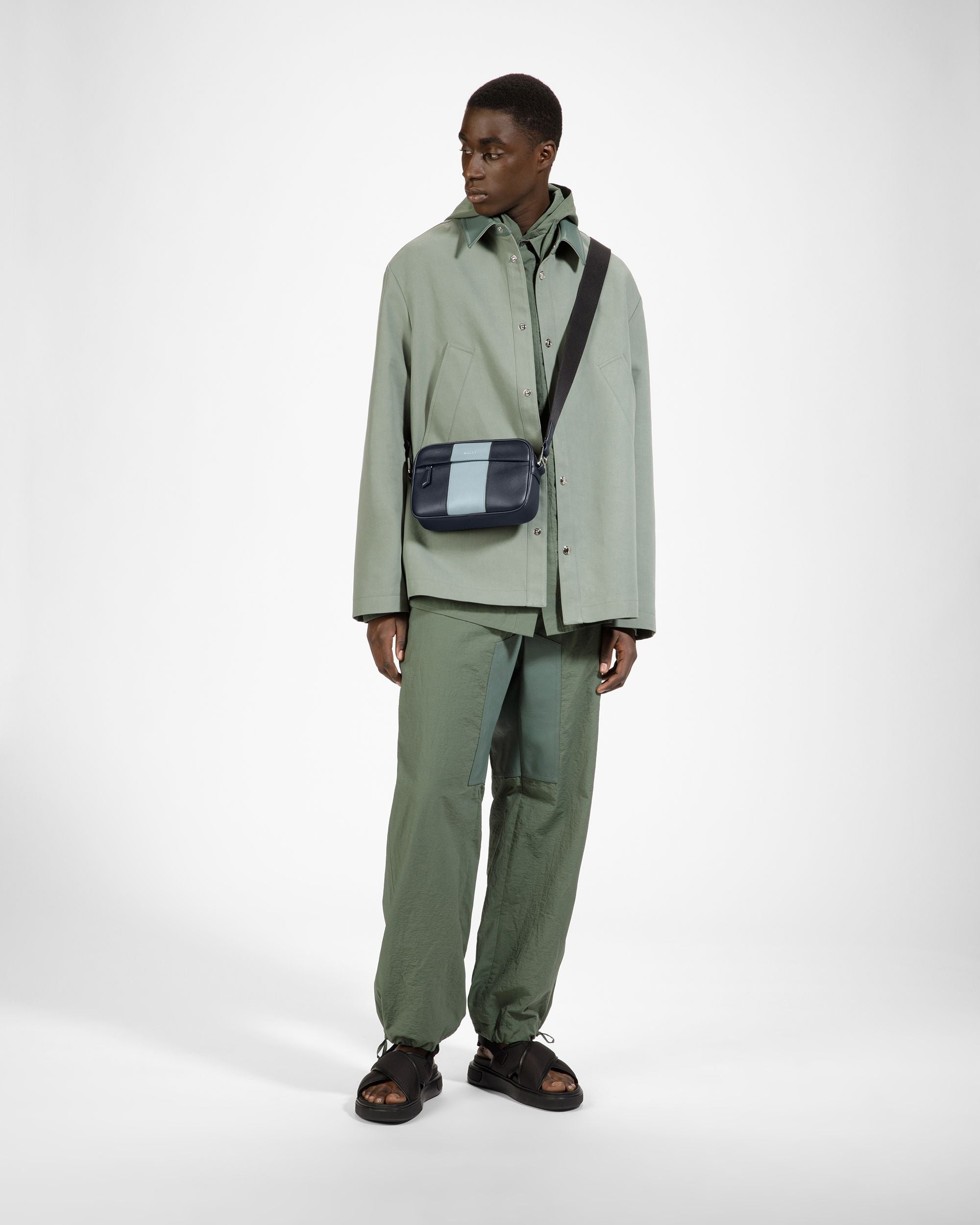 Hal Umhängetasche Aus Leder In Mitternachtsblau Und Hellblau - Herren - Bally - 06