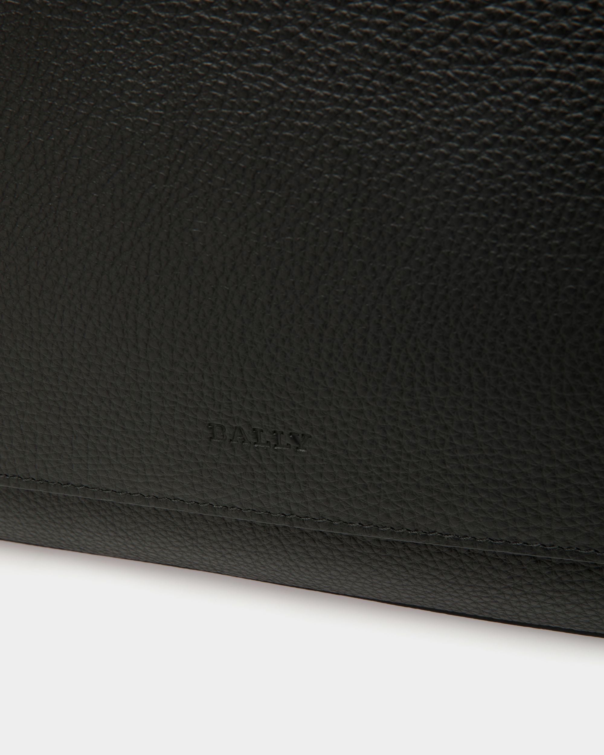Shoulder Bag In Black Leather - Herren - Bally - 05