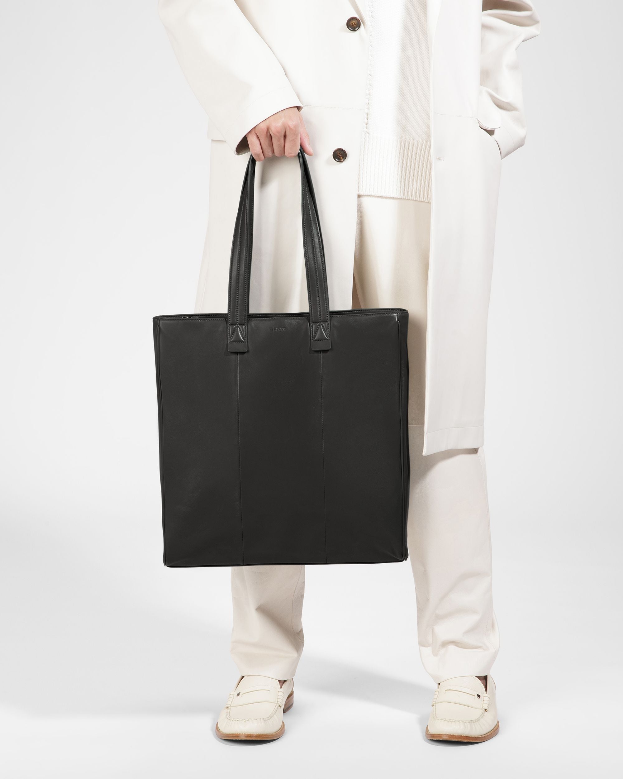 Arienn Leather Tote In Black - Men's - Bally - 07