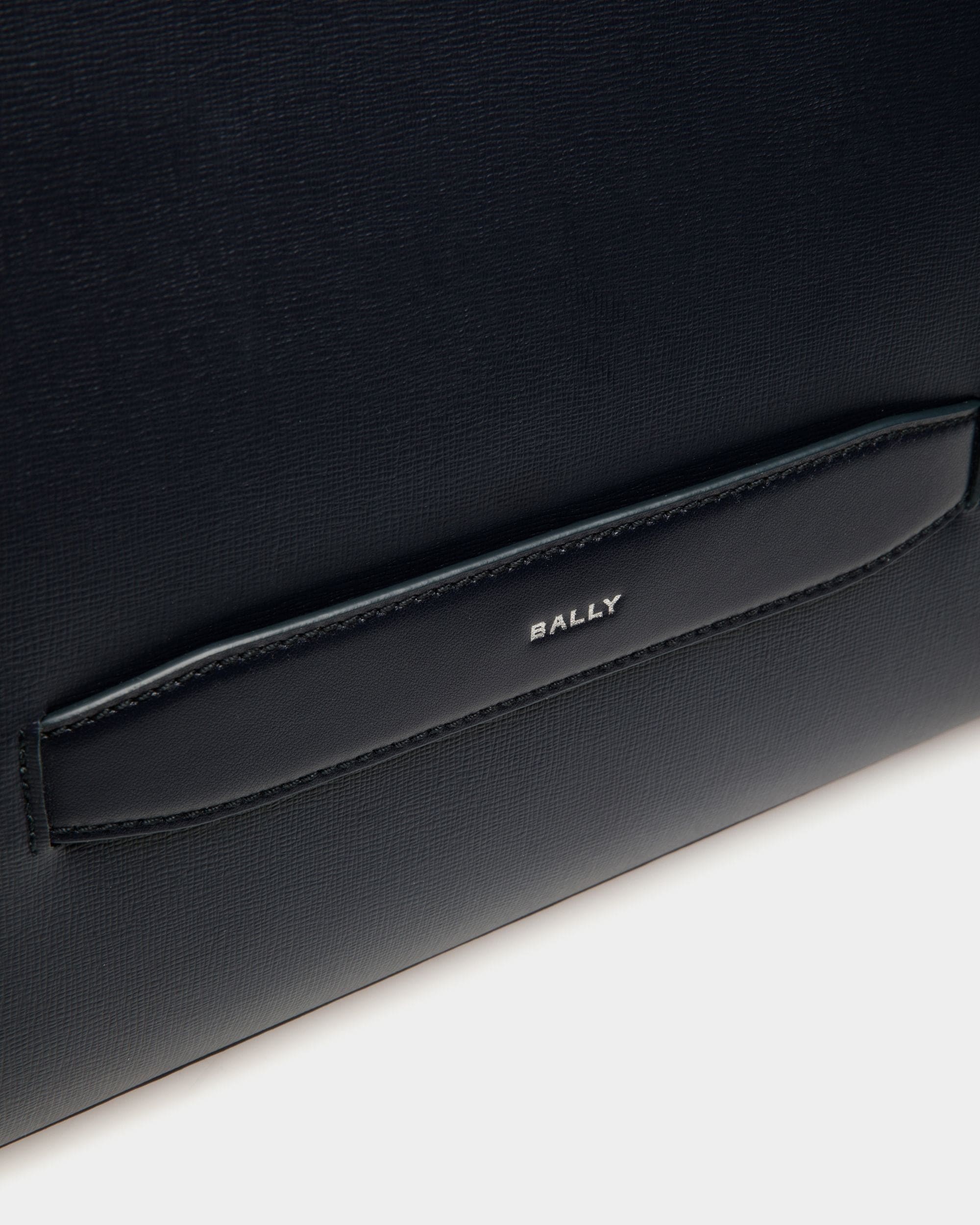 Mythos Pouch in Navy Blue Recycled Leather - Homme - Bally - 04