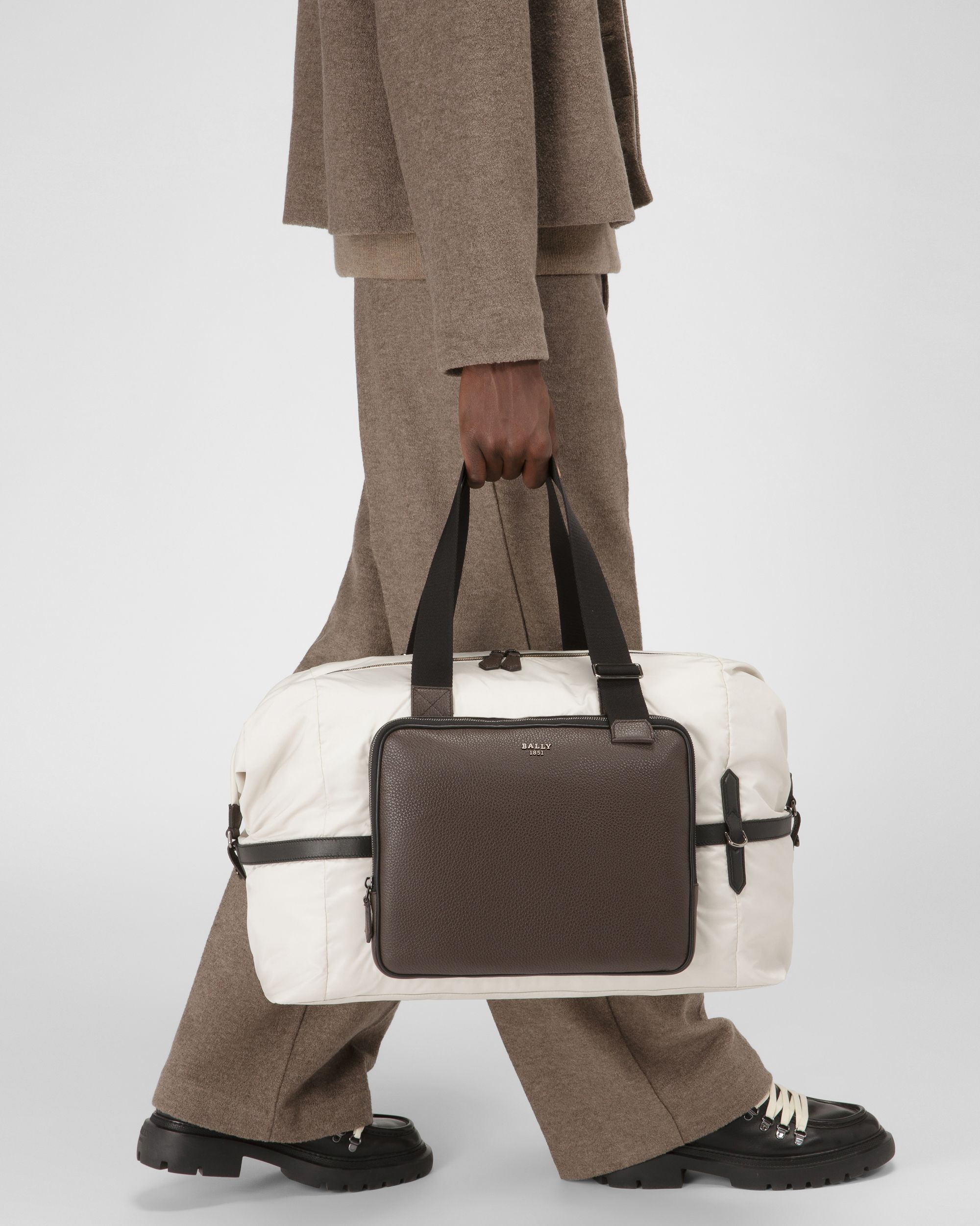 Balten Sac De Week-End En Nylon Recyclé Blanc Poensiéreux - Homme - Bally - 02