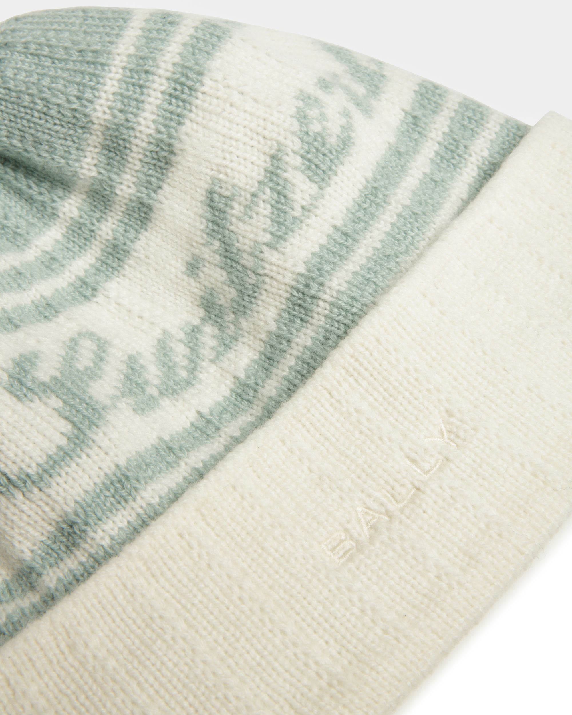 Bonnet Switzerland En Laine Jacquard Bleu Clair Et Ivoire - Homme - Bally - 04