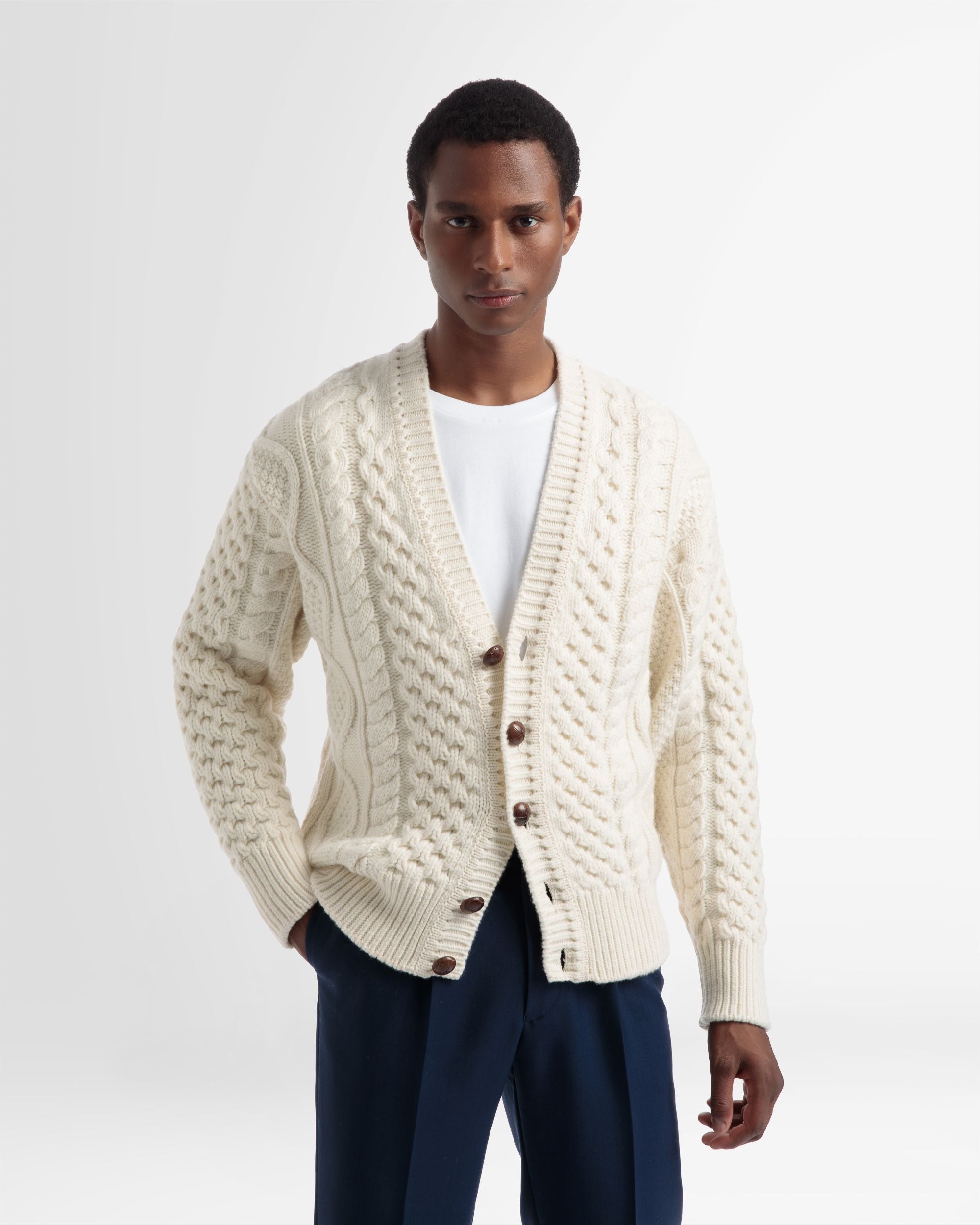 V-Neck-Strickjacke Mit Zopfmuster In Elfenbein - Herren - Bally - 03