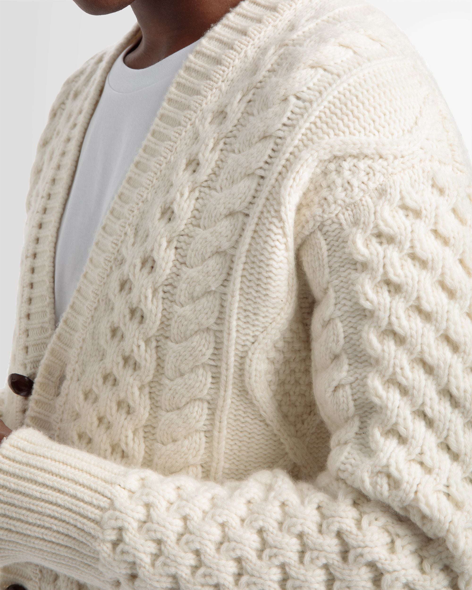 V-Neck-Strickjacke Mit Zopfmuster In Elfenbein - Herren - Bally - 04