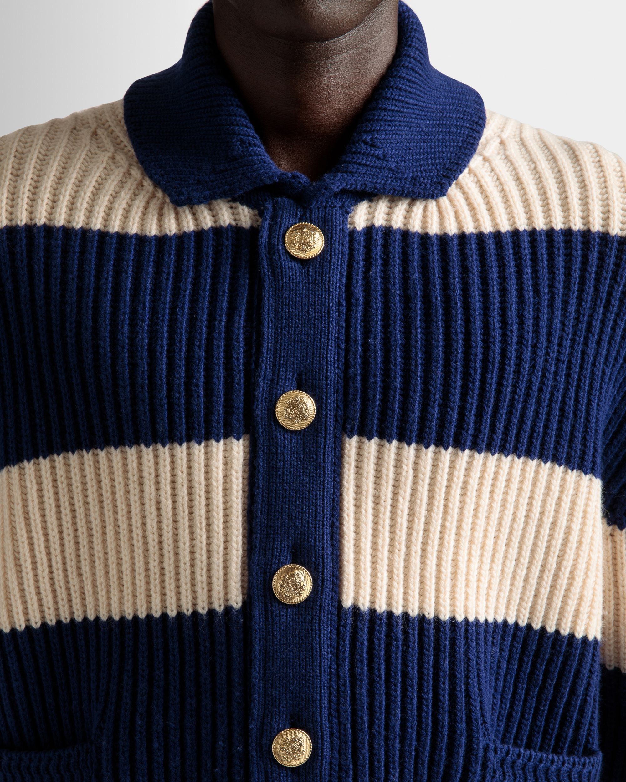 Gestreifte Strickjacke Aus Wolle In Elfenbein Und Marineblau - Herren - Bally - 04