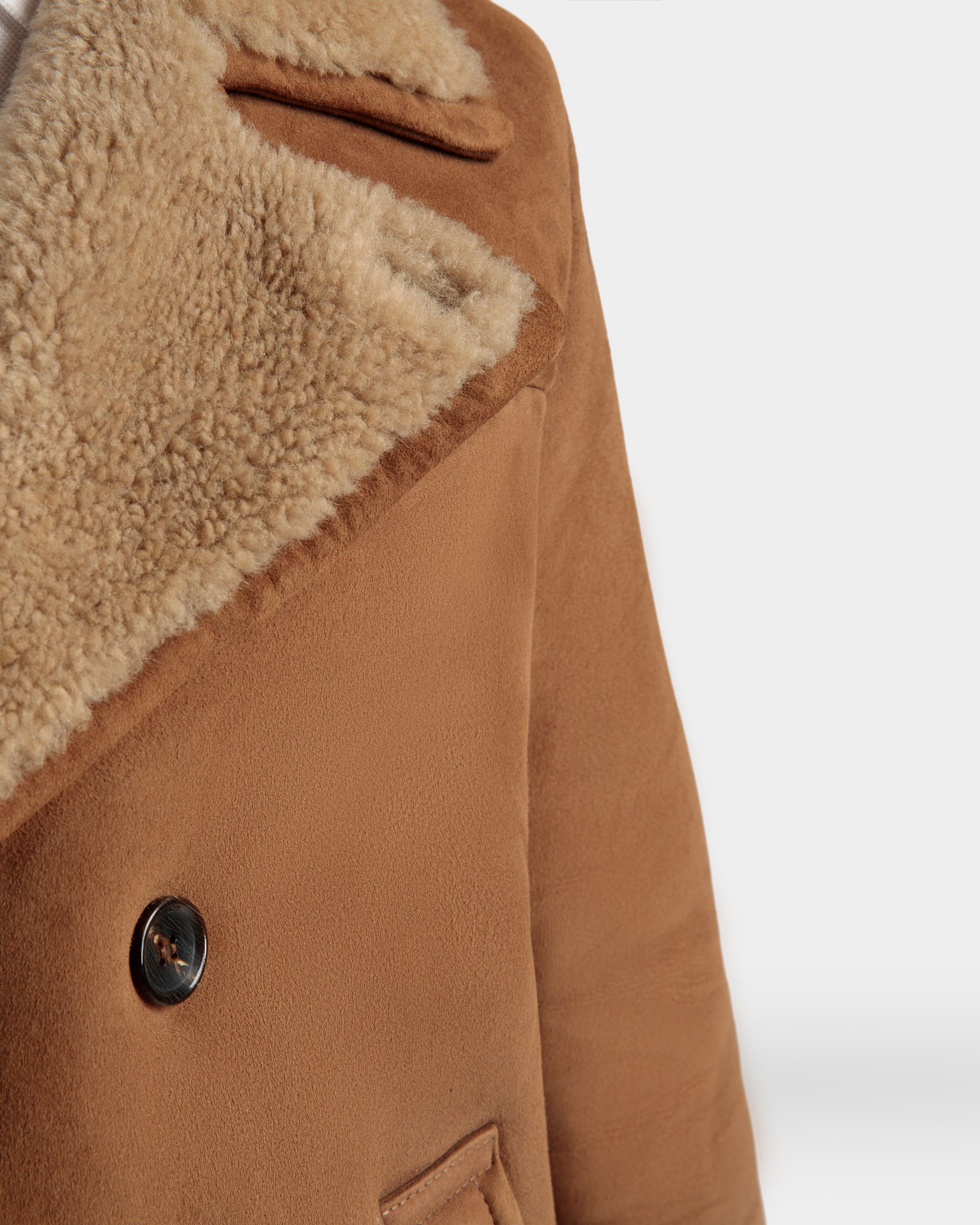 Zweireihiger Lammfellmantel Aus Veloursleder In Braun - Herren - Bally - 04
