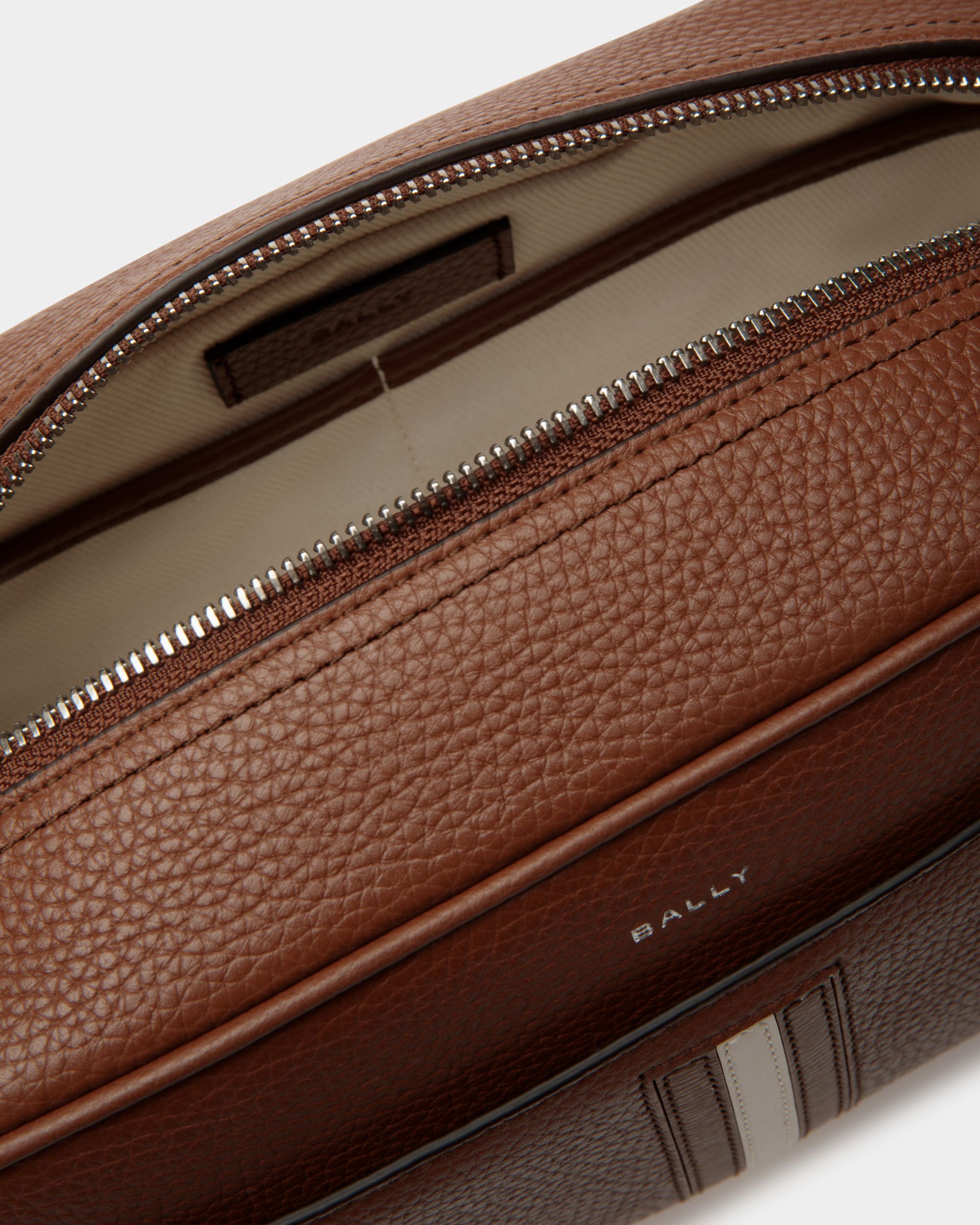 Trousse De Toilette Ribbon En Cuir Marron - Homme - Bally - 03