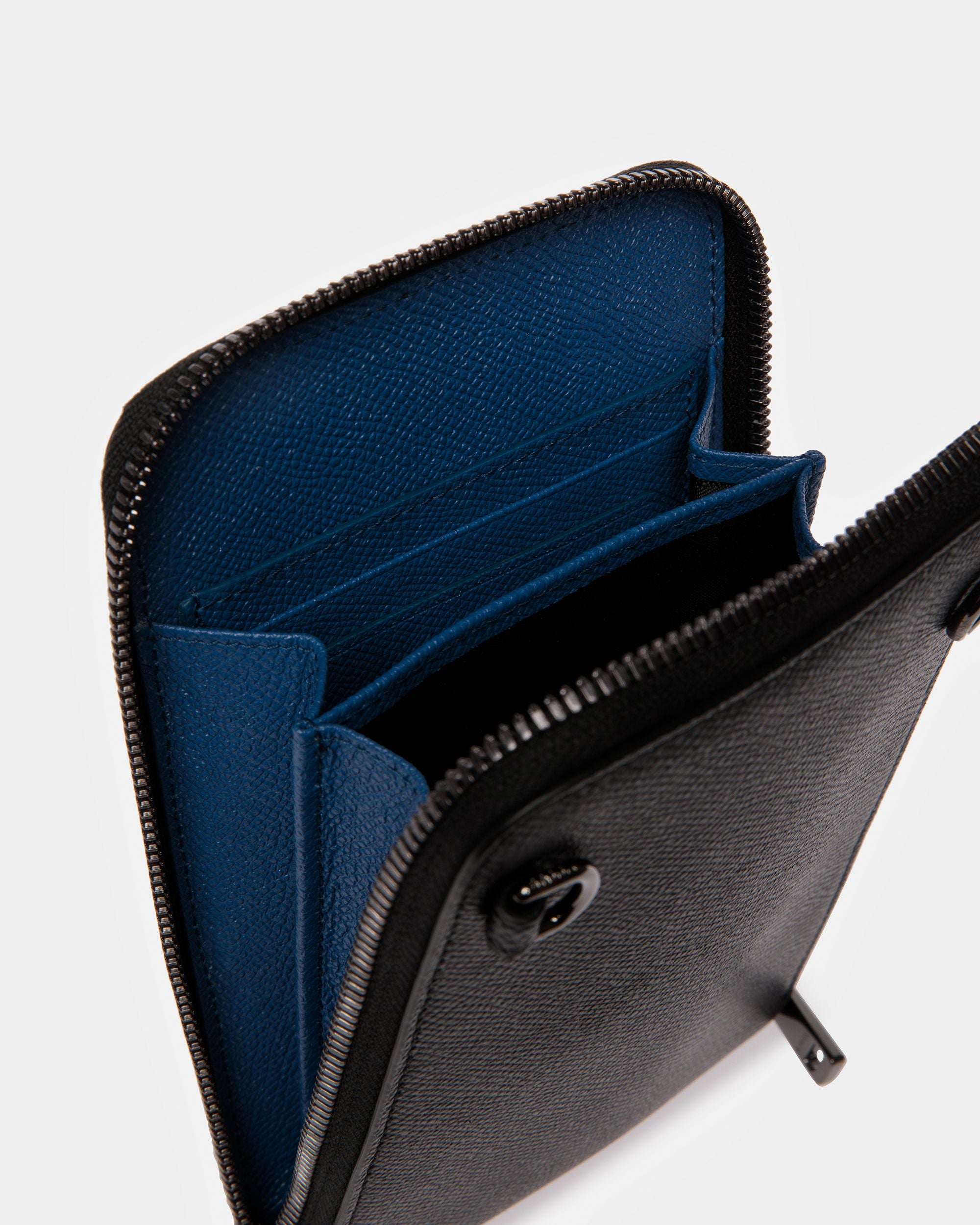 Brantlee Leather Carry Case In Black And Blue Neon - Herren - Bally - 06