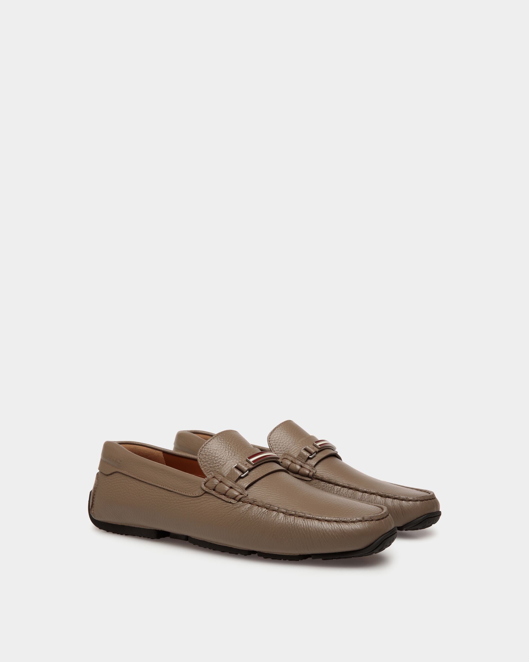 Pilot Driver in Taupe Grained Leather - Homme - Bally - 02