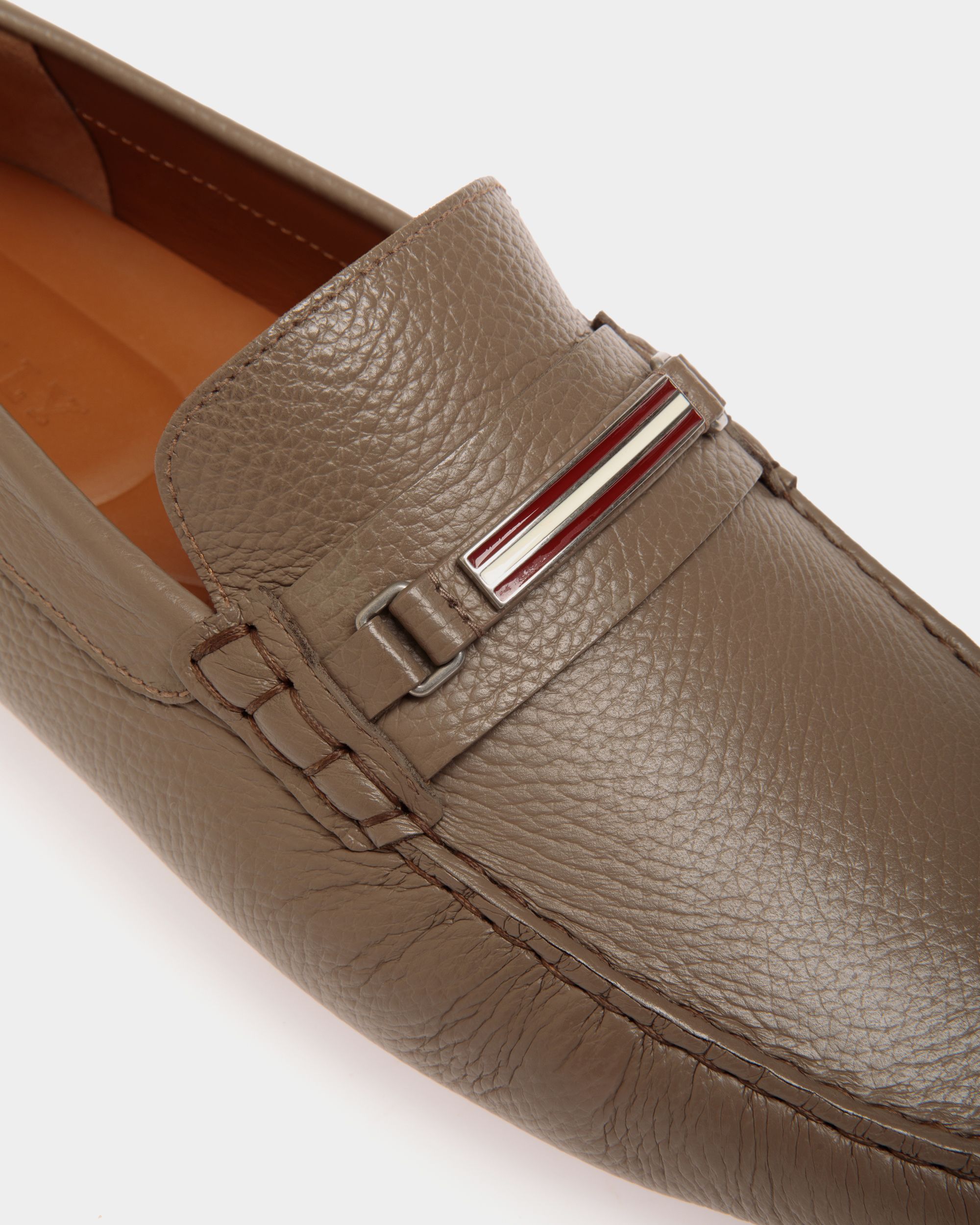 Pilot Driver in Taupe Grained Leather - Homme - Bally - 05