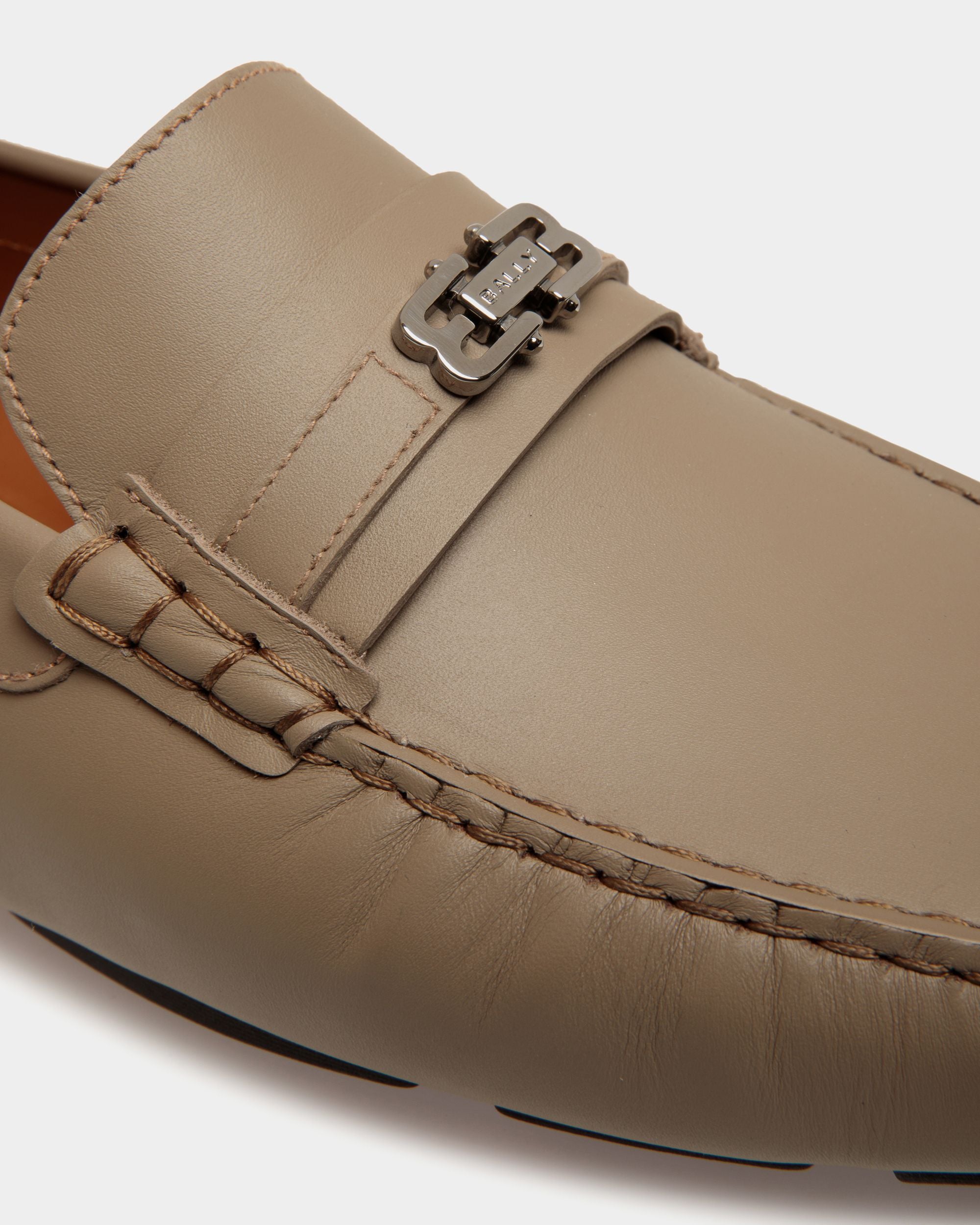 Pilot Driver in Taupe Leather - Homme - Bally - 05