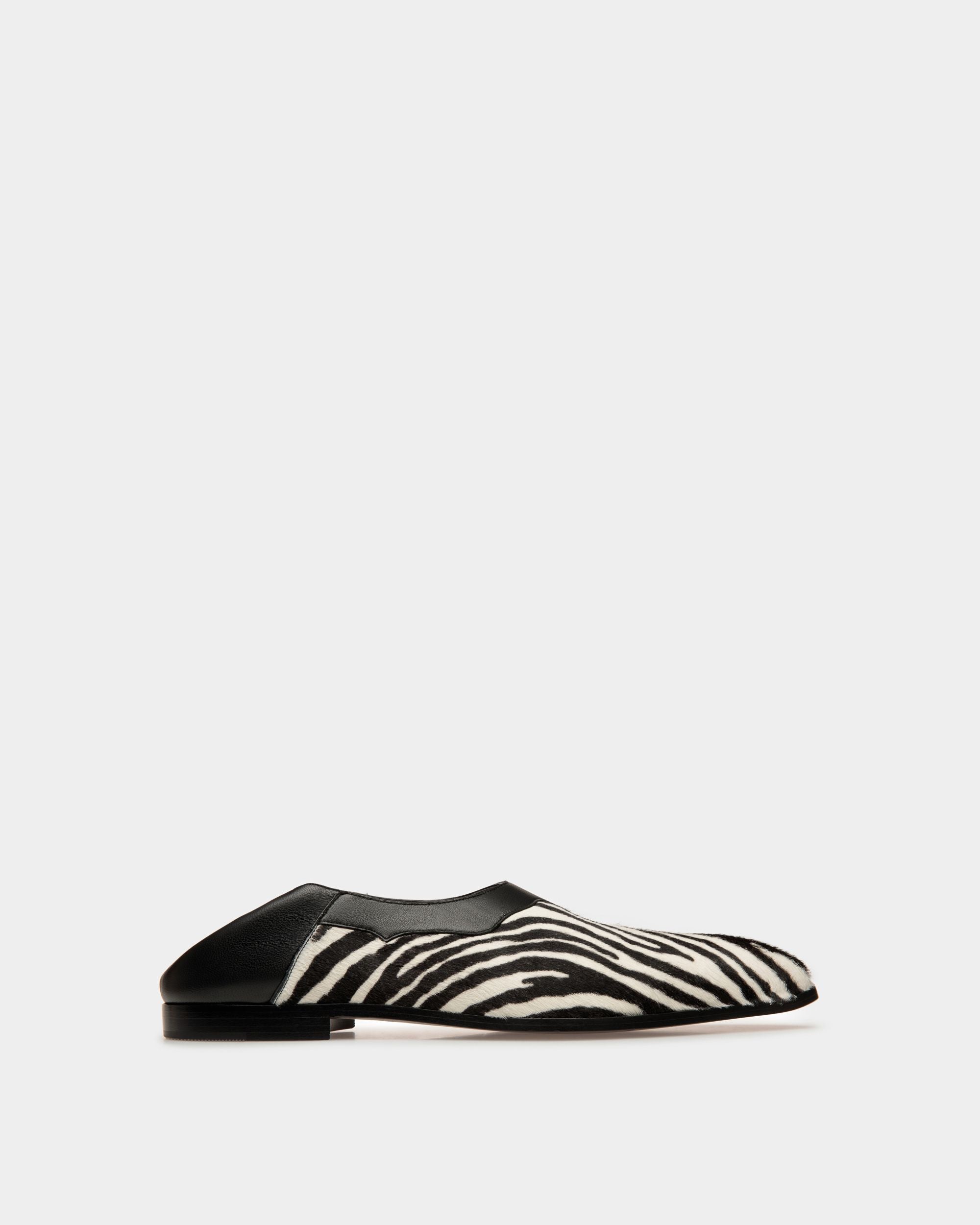 Mocassins Plats Vegas En Cuir De Veau Façon Poulain Noir Et Blanc - Homme - Bally - 01
