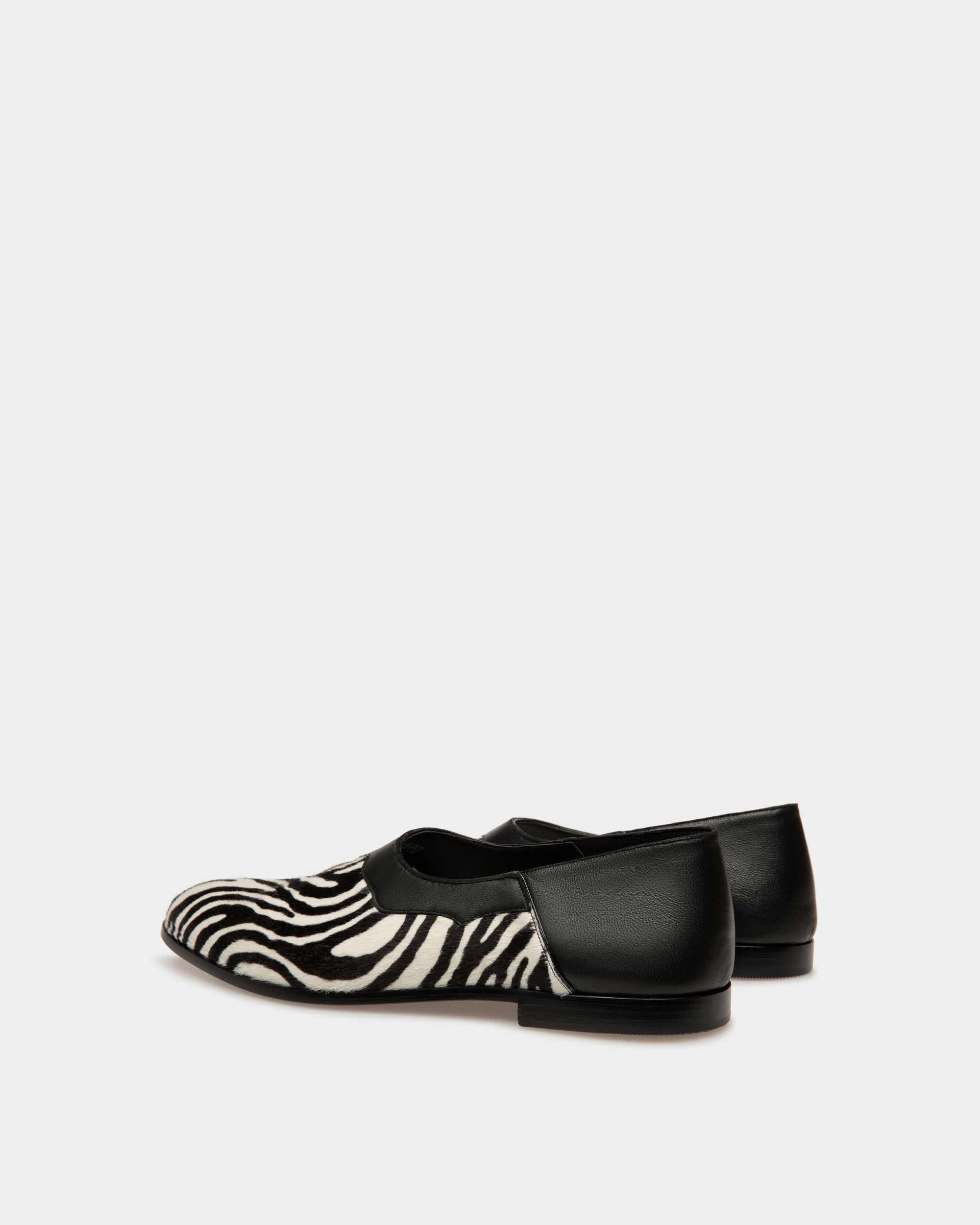 Mocassins Plats Vegas En Cuir De Veau Façon Poulain Noir Et Blanc - Homme - Bally - 03