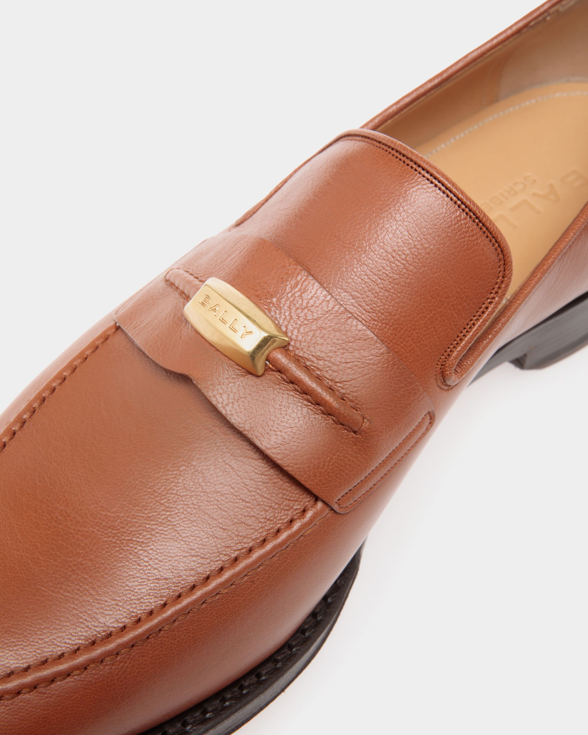 Scribe Loafer in Brown Grained Leather - Men's - Bally - 05