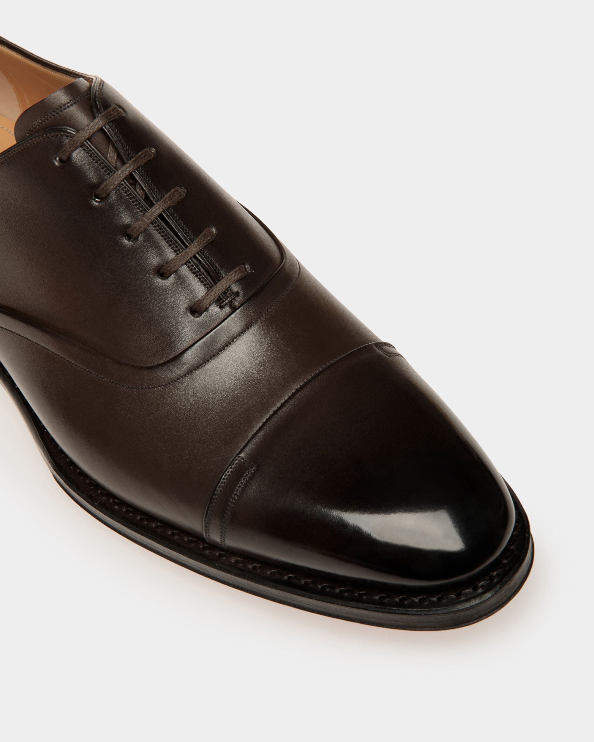 Scribe Un Oxford in Ebony Leather - Men's - Bally - 05