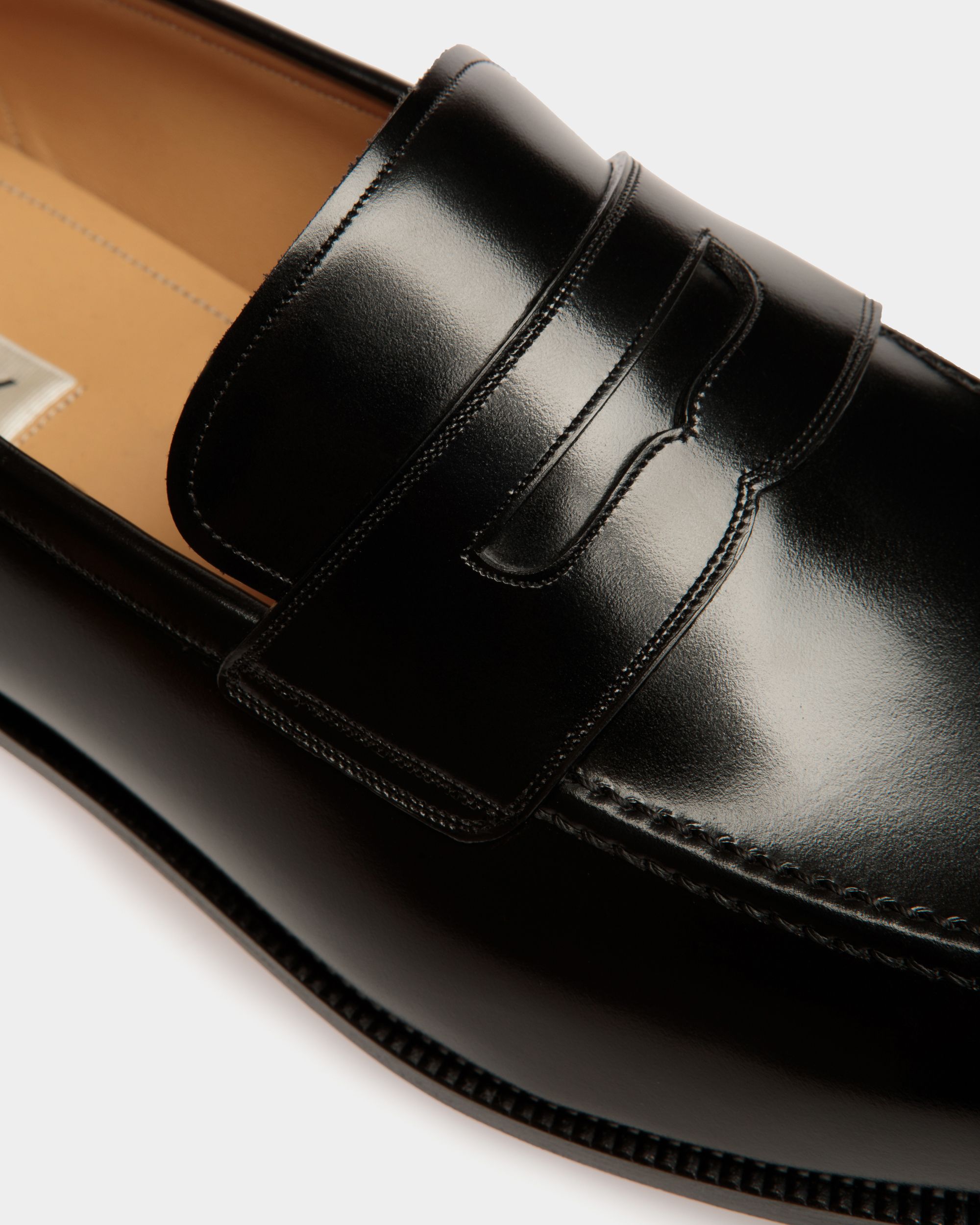Carl Loafer in Black Leather - Men's - Bally - 05