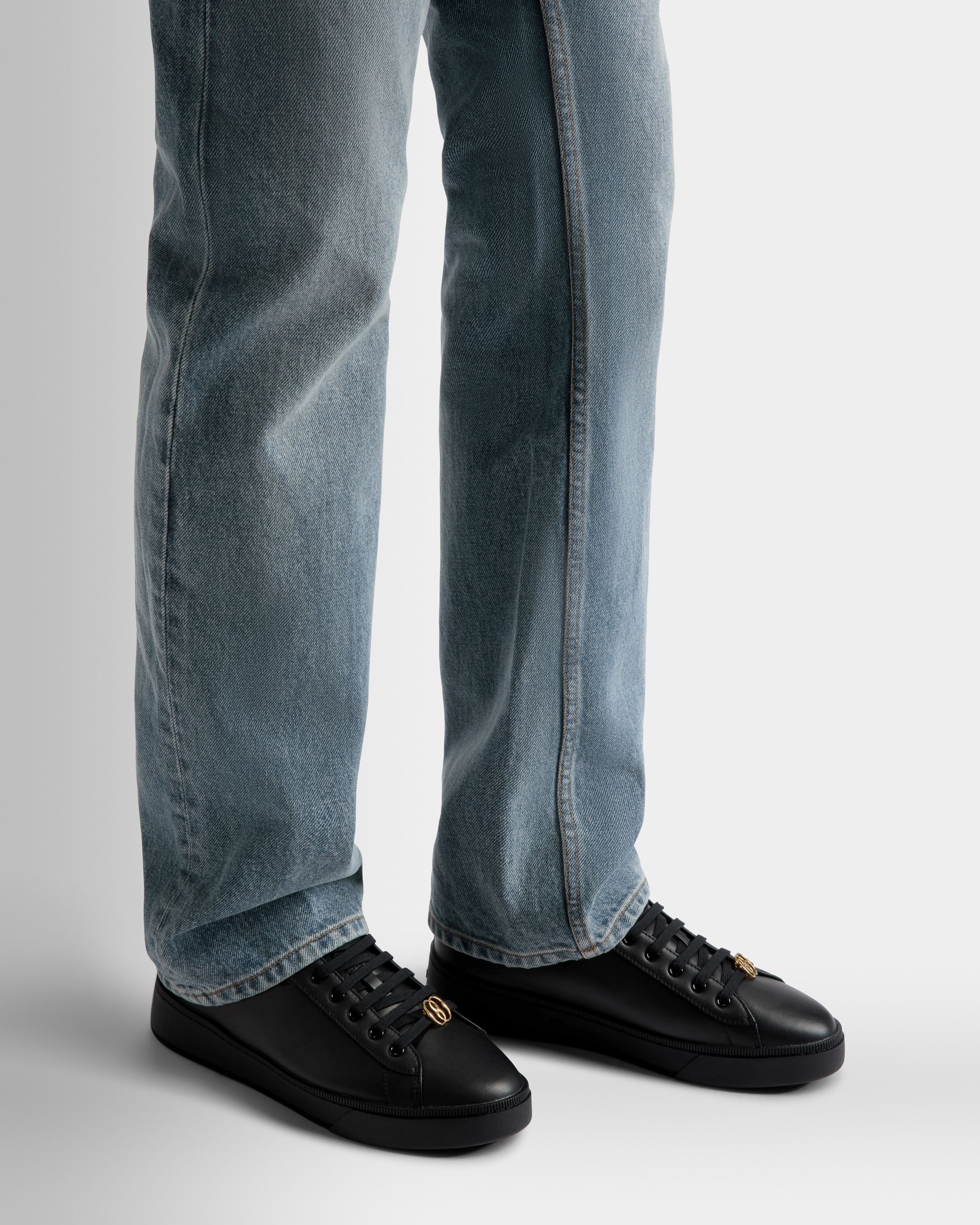 Zapatillas Raise De Piel En Negro - Hombre - Bally - 02