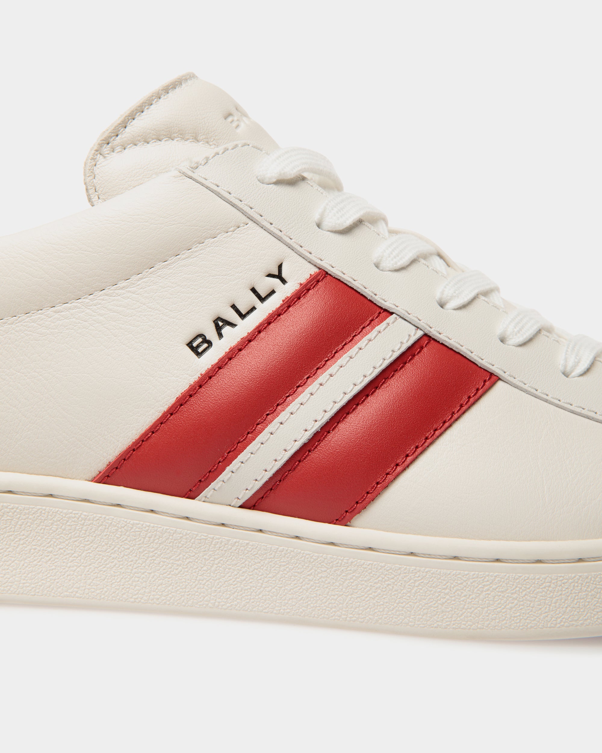 Sneaker Tennis En Cuir Blanc Et Candy Red - Homme - Bally - 06