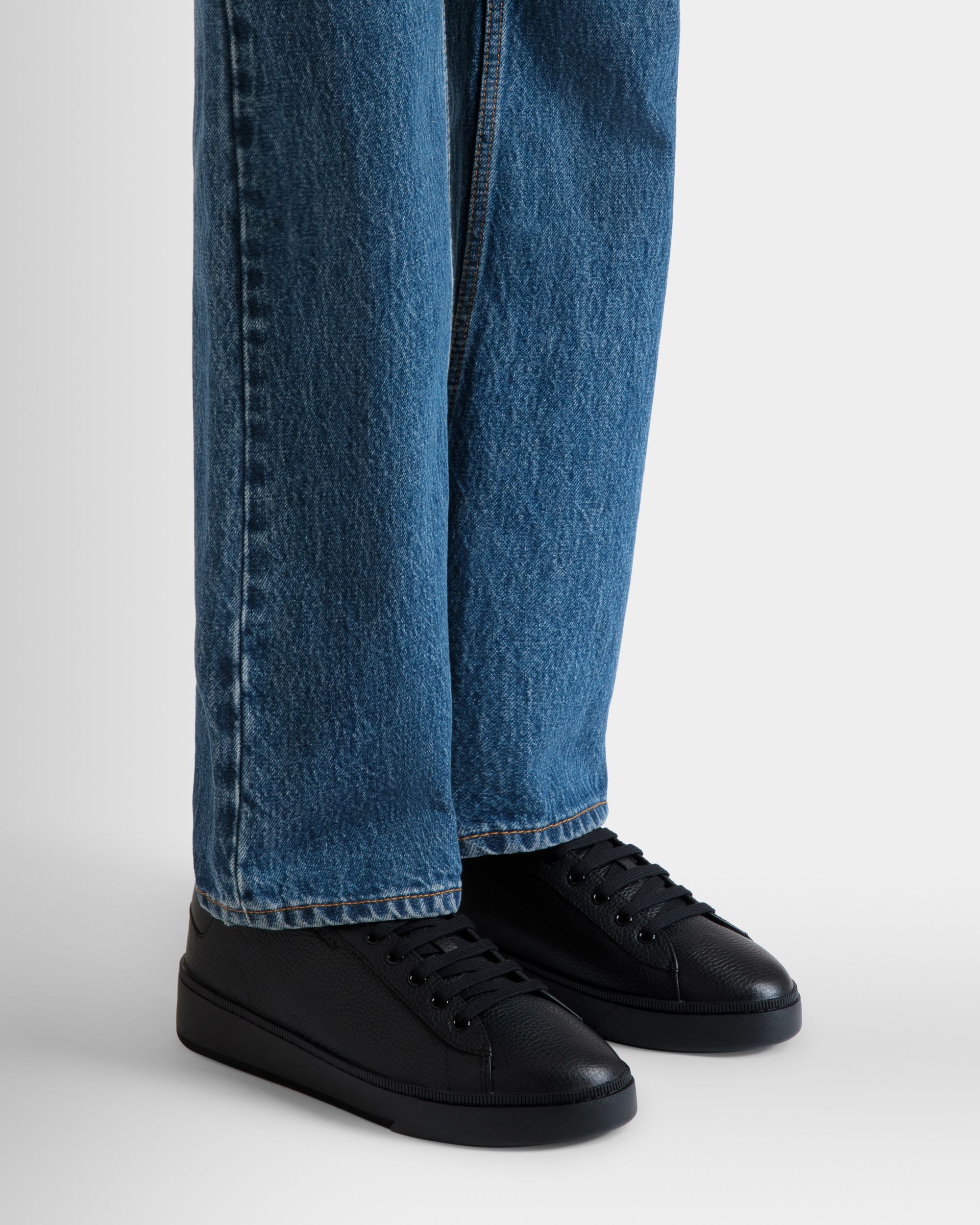 Raise Sneaker in Black Grained Leather - Homme - Bally - 02