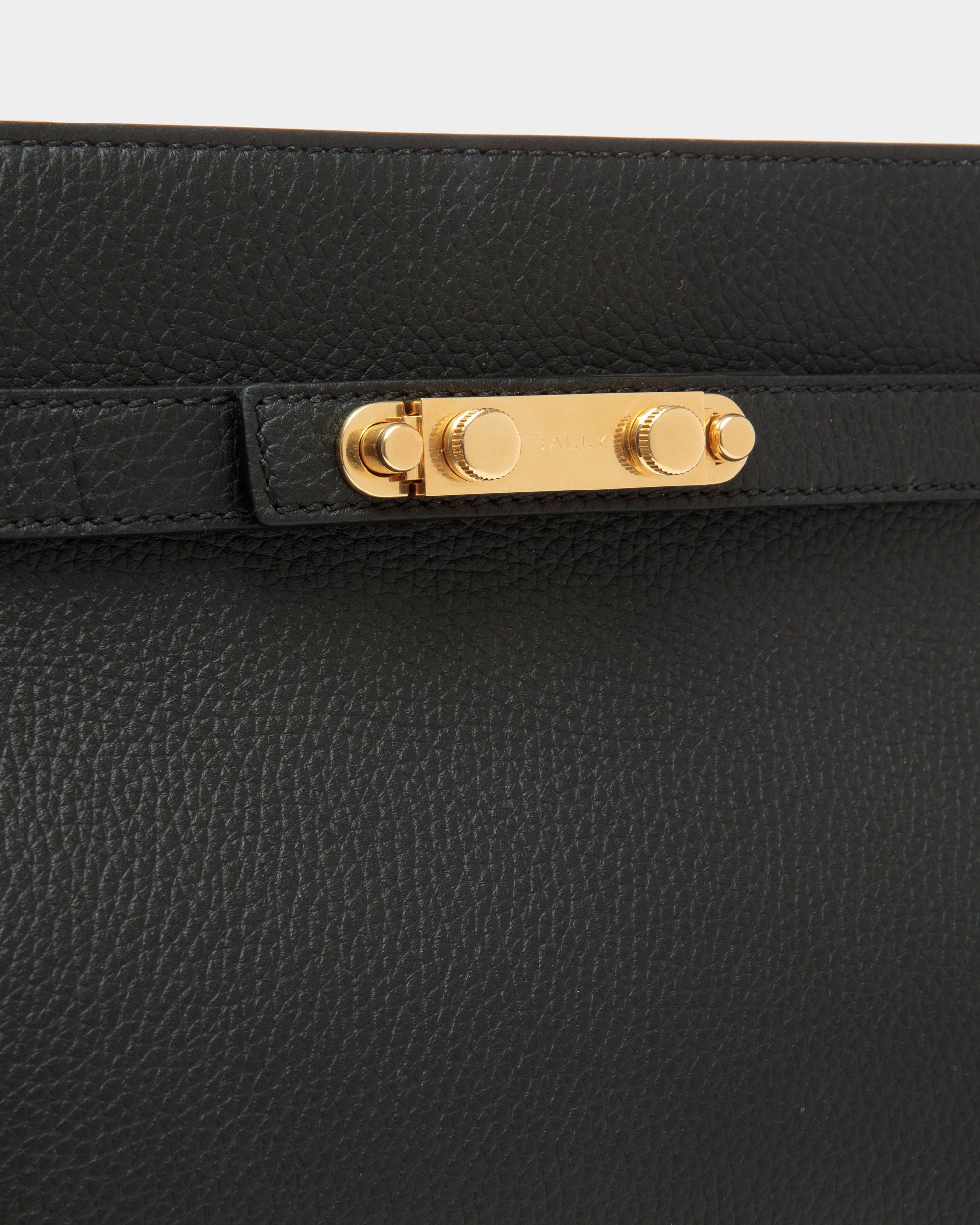 Carriage Schultertasche Aus Genarbtem Leder In Schwarz - Damen - Bally - 06