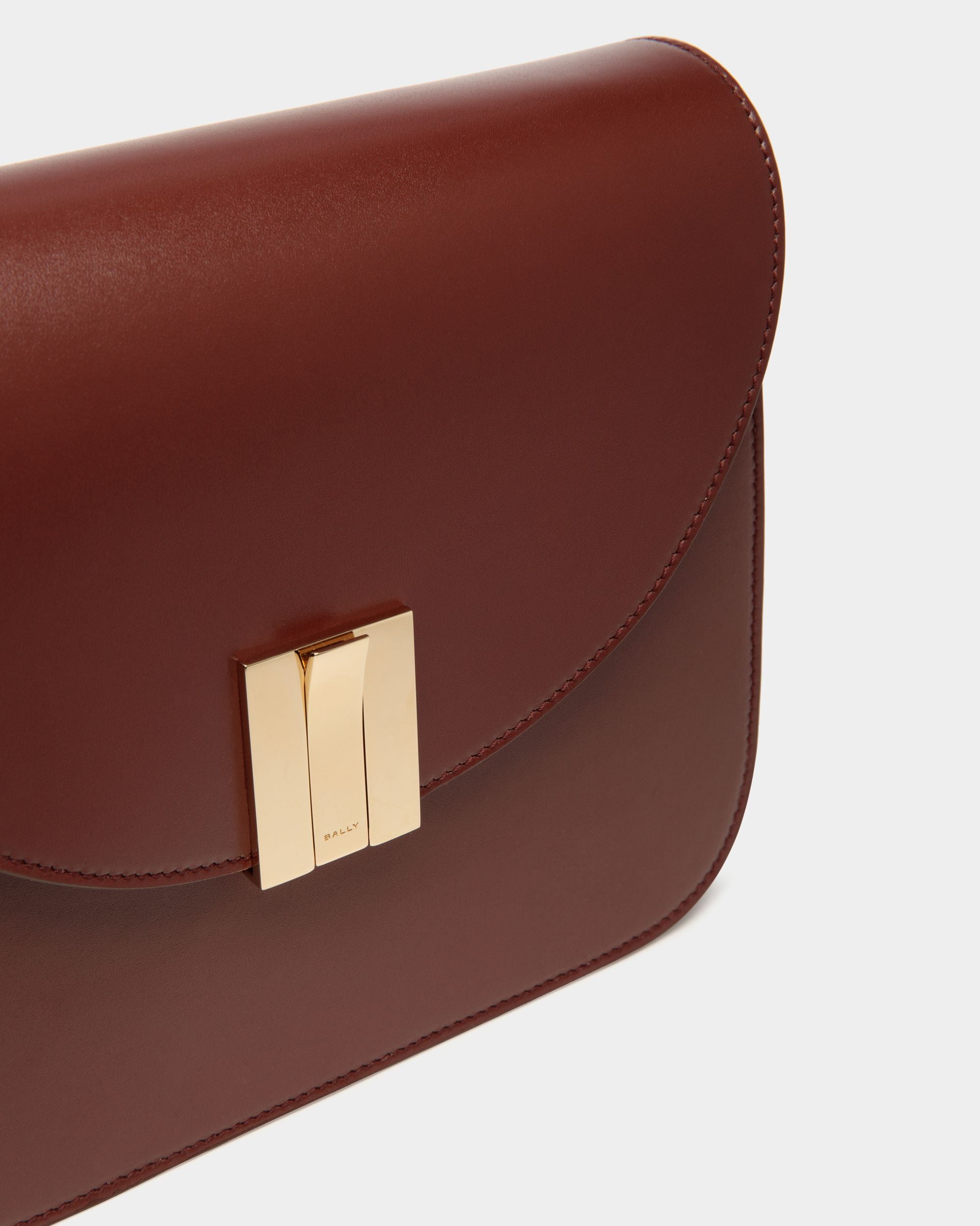 Bandolera Ollam De Piel Marrón - Mujer - Bally - 04