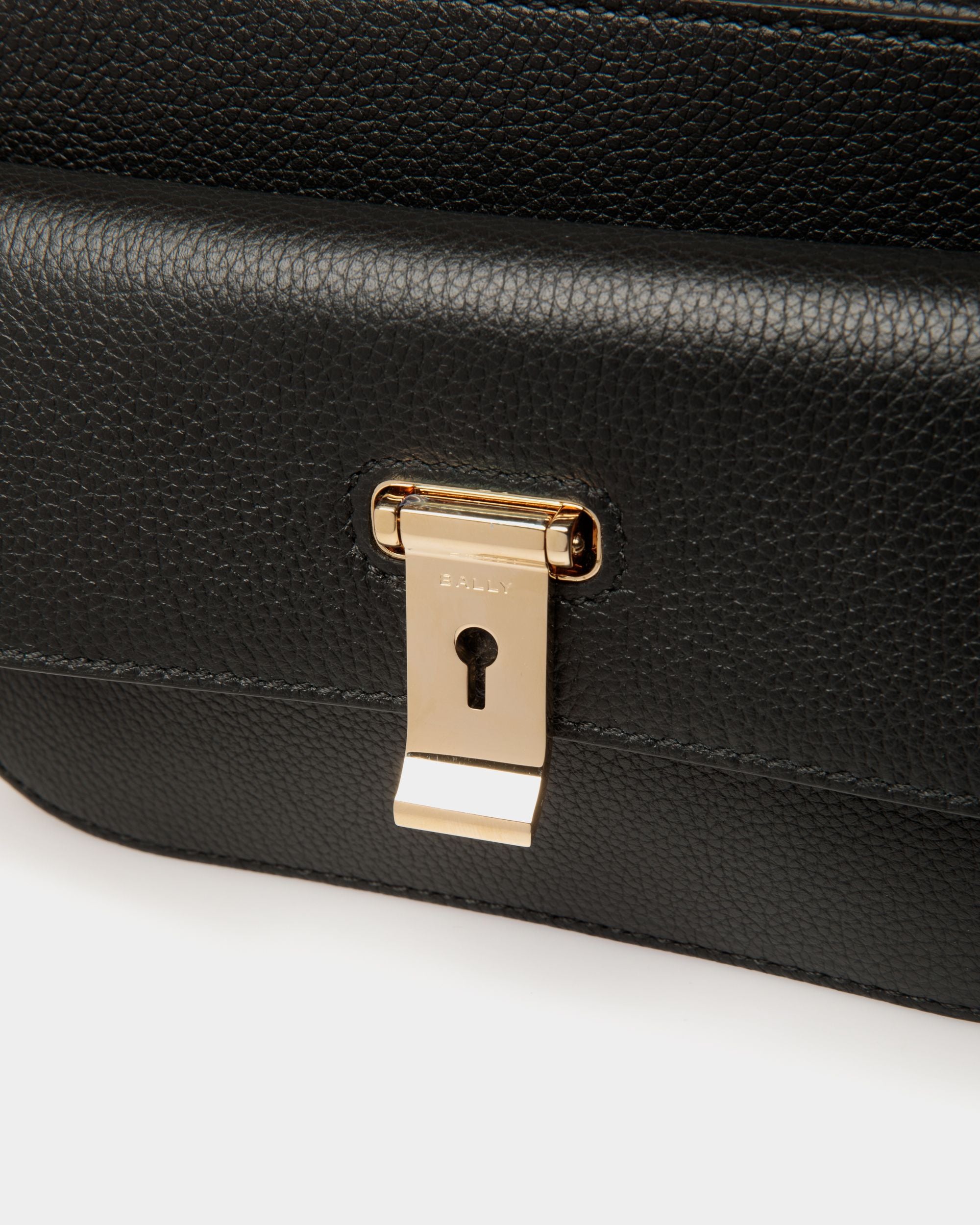 Petit Sac À Bandoulière Lock Me En Cuir Grainé Noir - Femme - Bally - 06