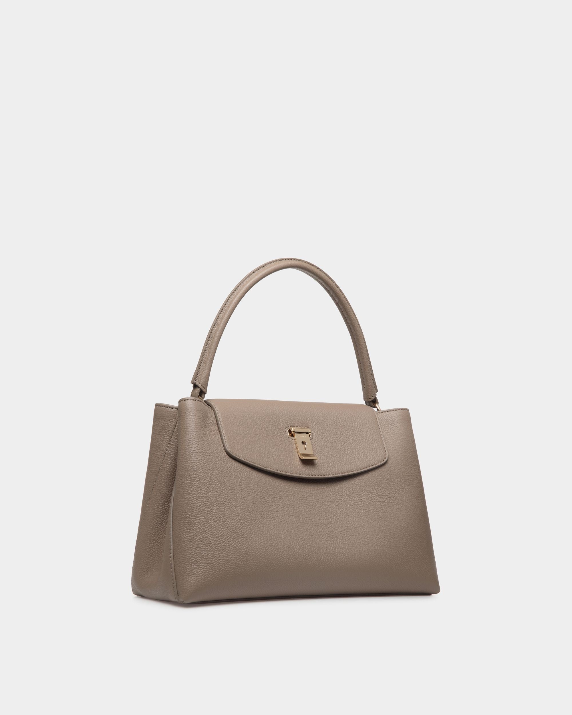Sac À Anse Supérieure Lock Me En Cuir Grainé Taupe - Femme - Bally - 04