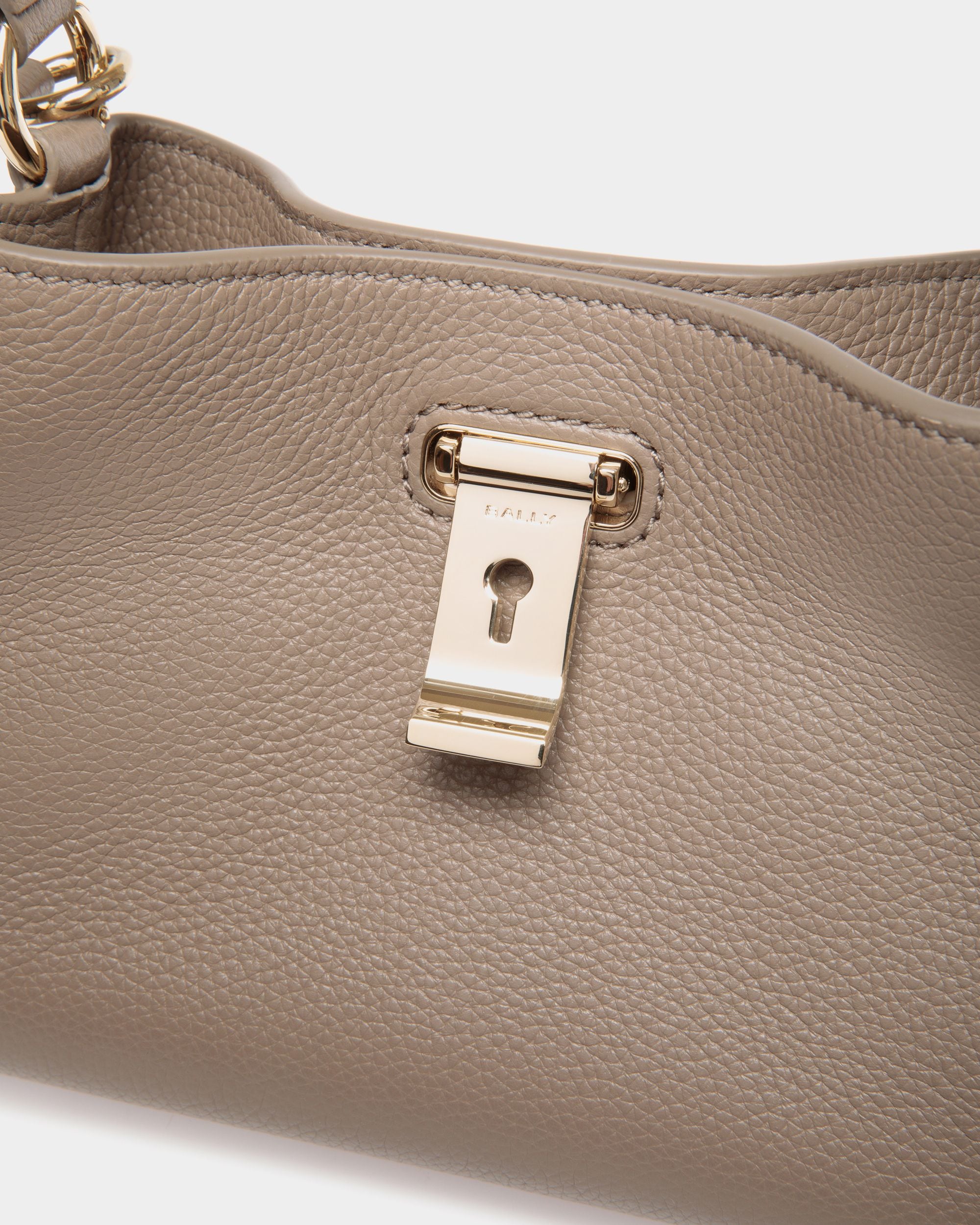 Minisac Lock Me En Cuir Grainé Taupe - Femme - Bally - 05